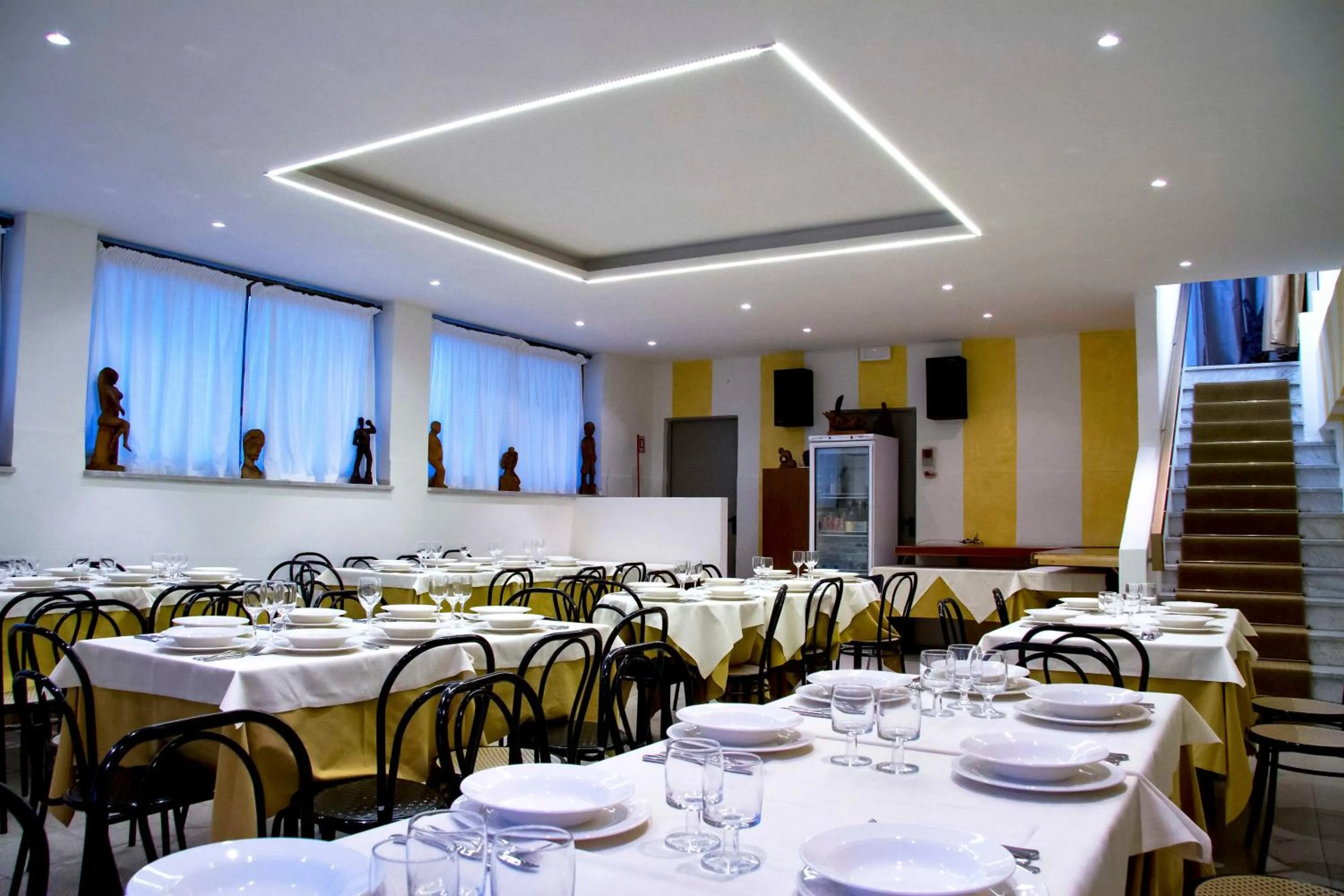 Restaurant/places to eat in Hotel Lukas Vegetarian & Vegan