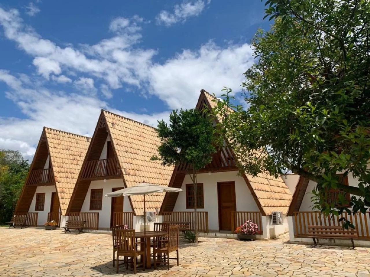Inner courtyard view in Pousada Olaria - Chalés e Suítes
