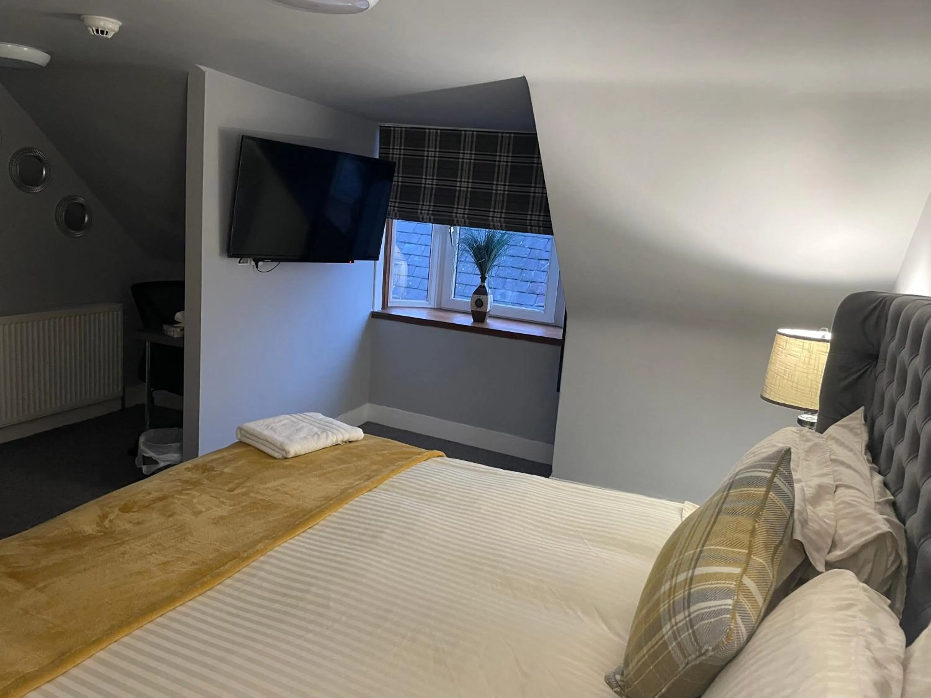 Bed in Commercial Hotel (Insch)