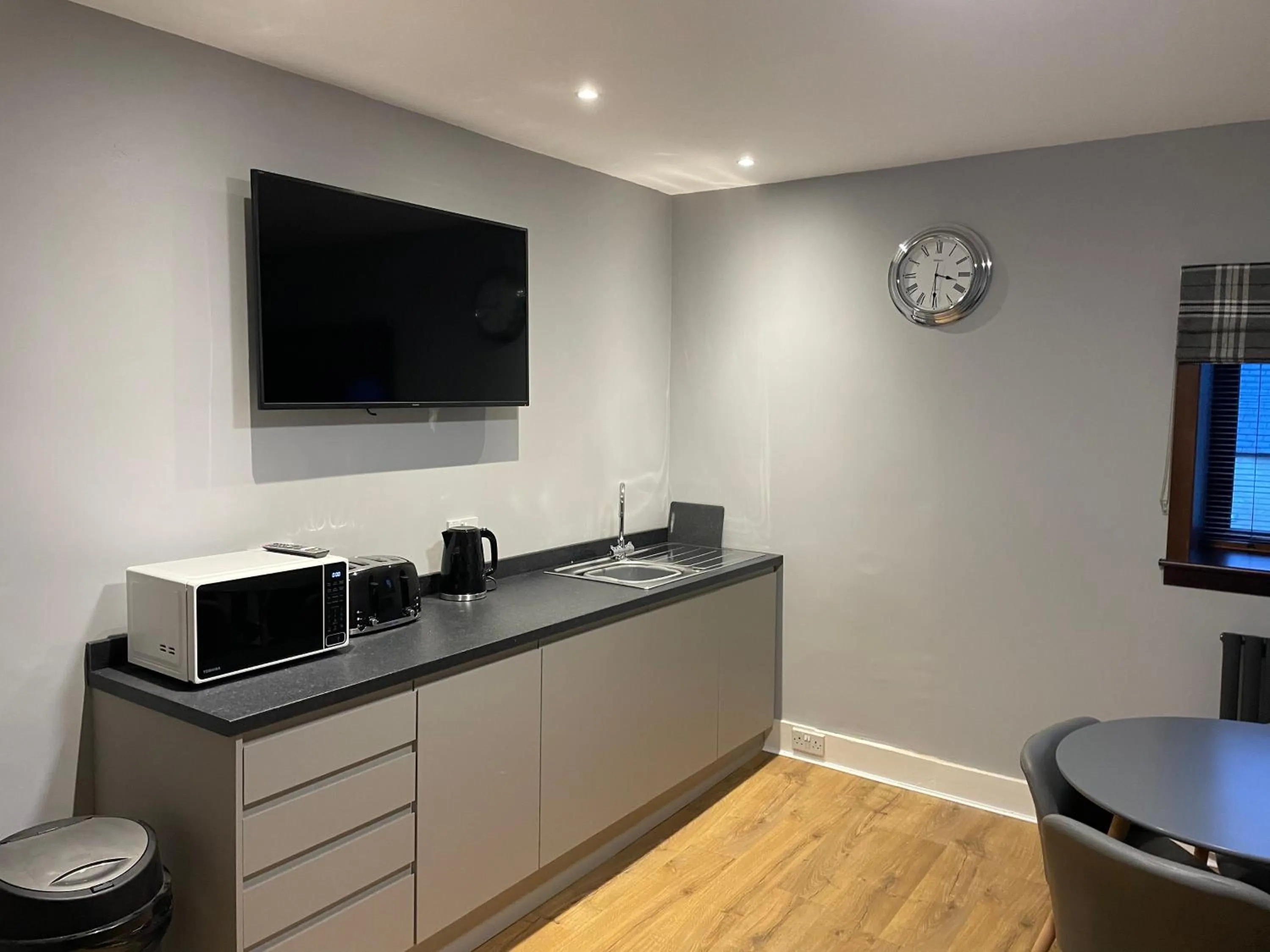 Kitchen or kitchenette in Commercial Hotel (Insch)