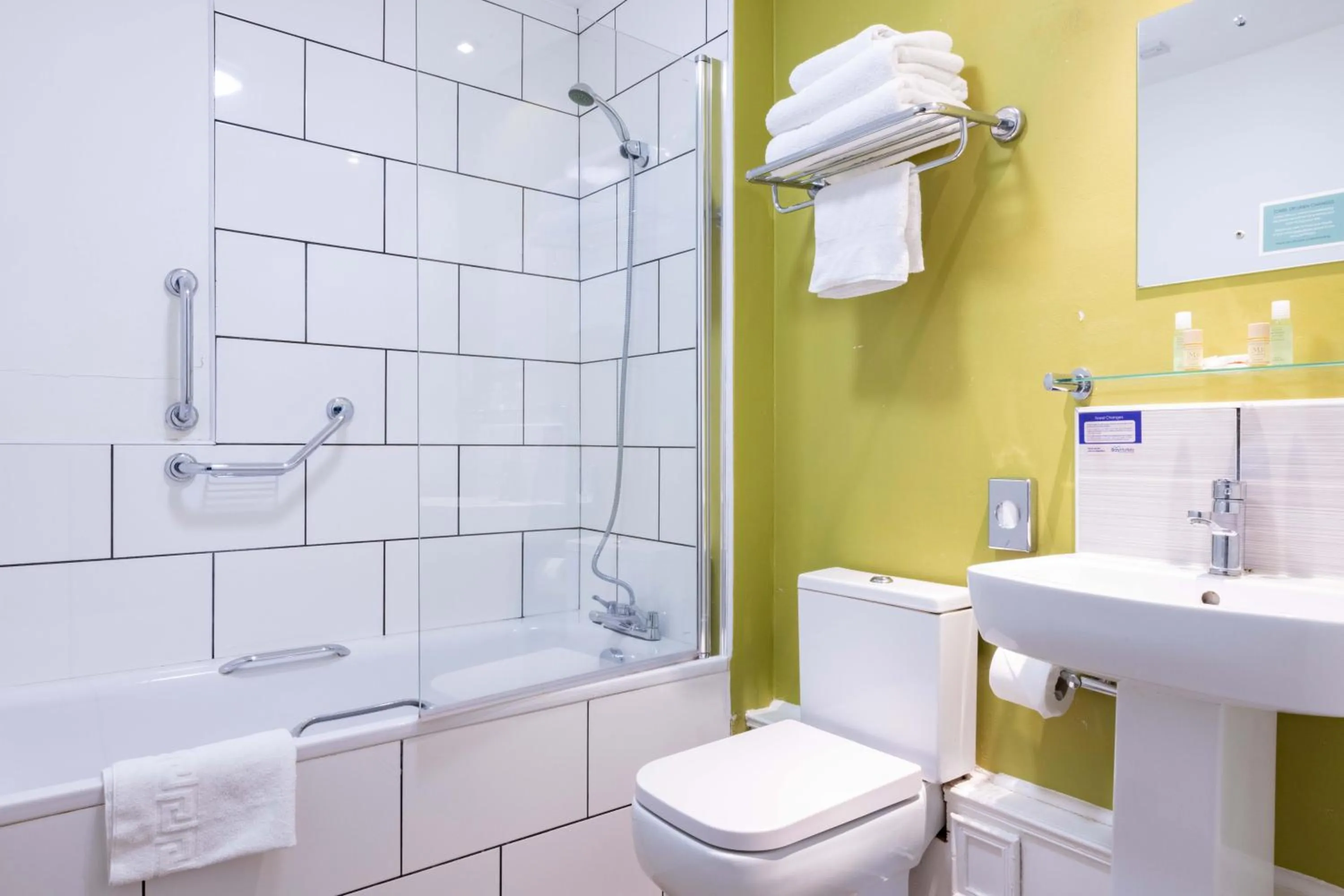 Bathroom in The Waverley Castle Hotel