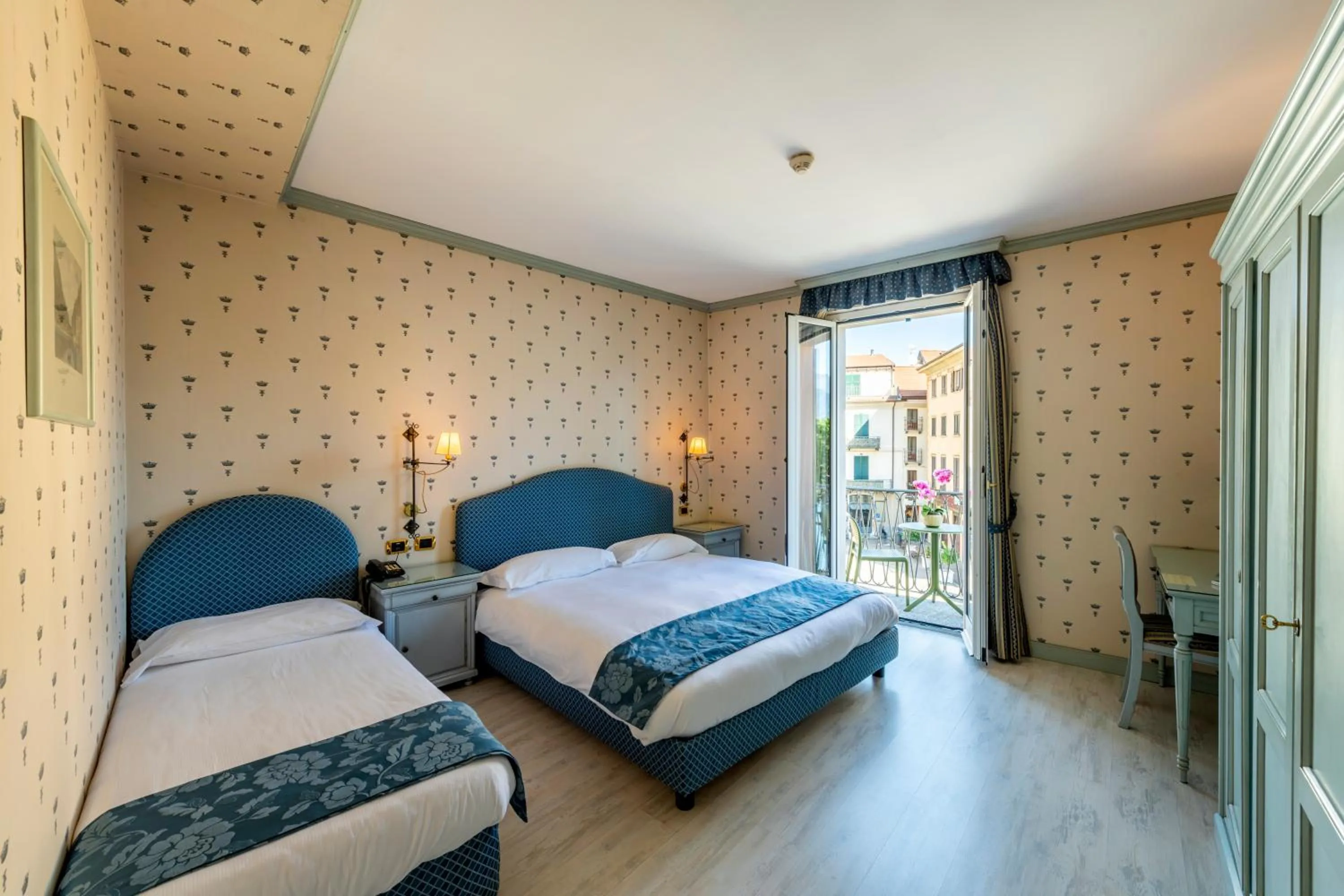 Photo of the whole room, Bed in Hotel Du Lac Menaggio