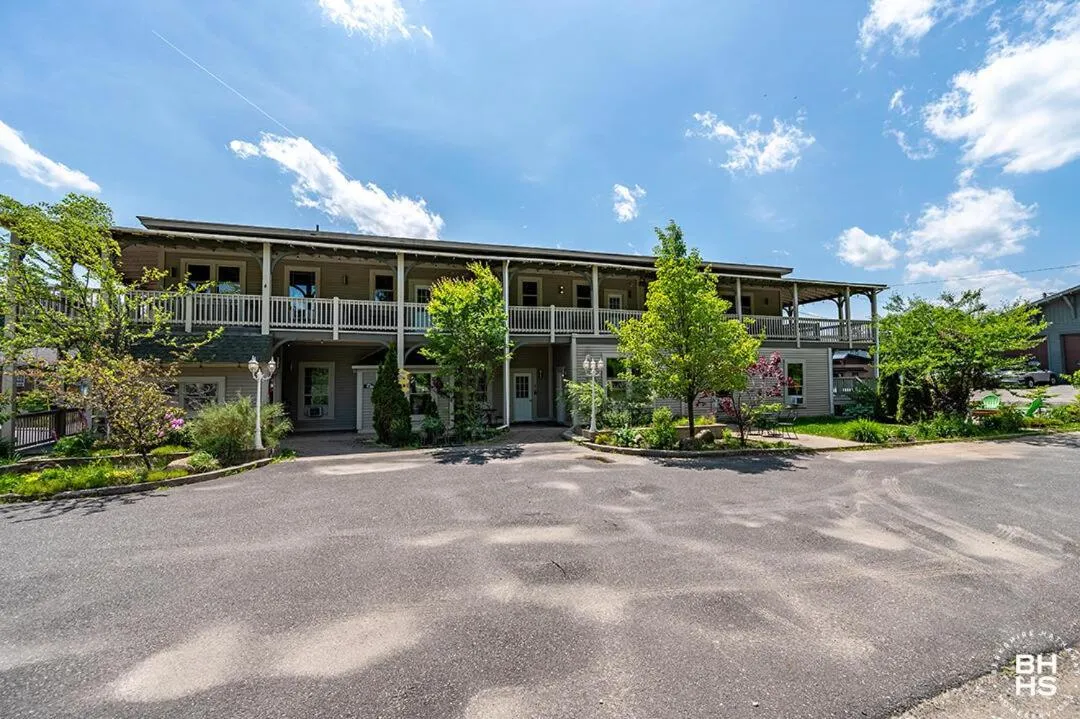 Downhill Lodge Condominium