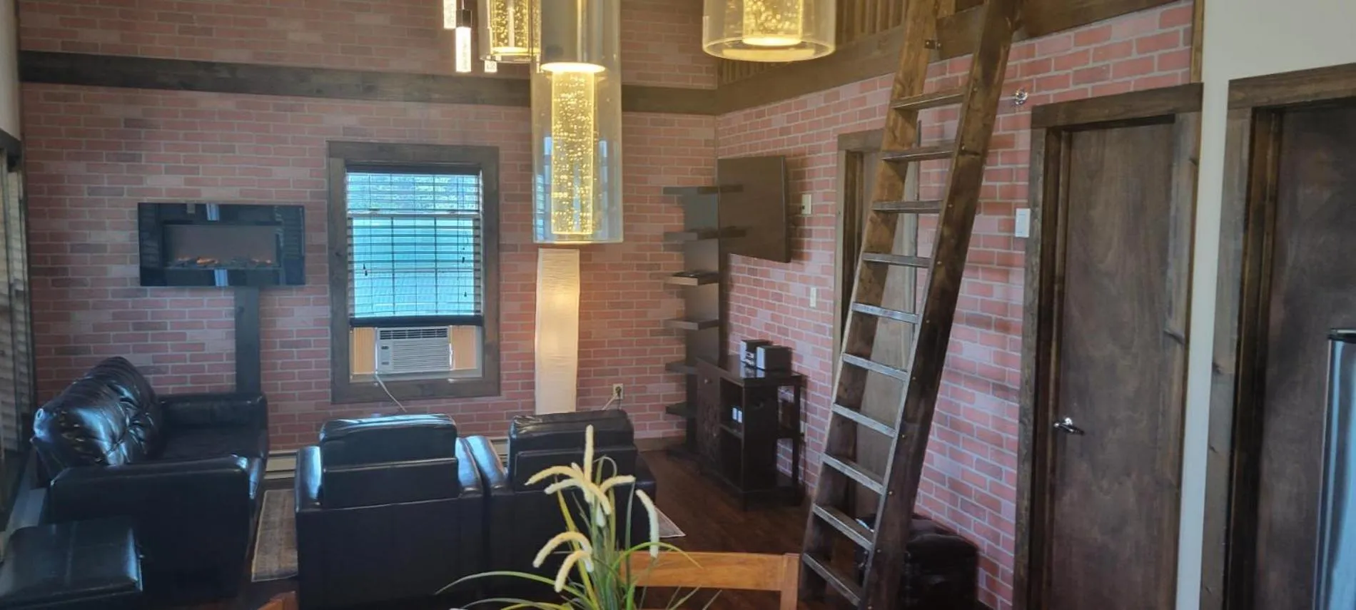 Downhill Lodge Condominium