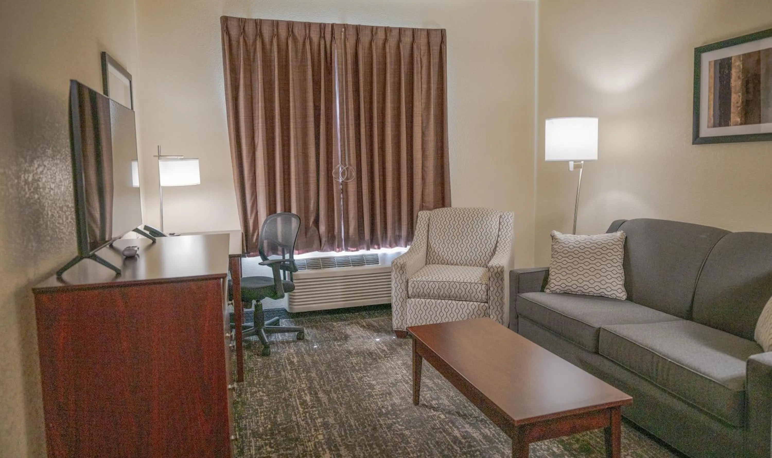 Bedroom in Cobblestone Hotel & Suites - Lamar