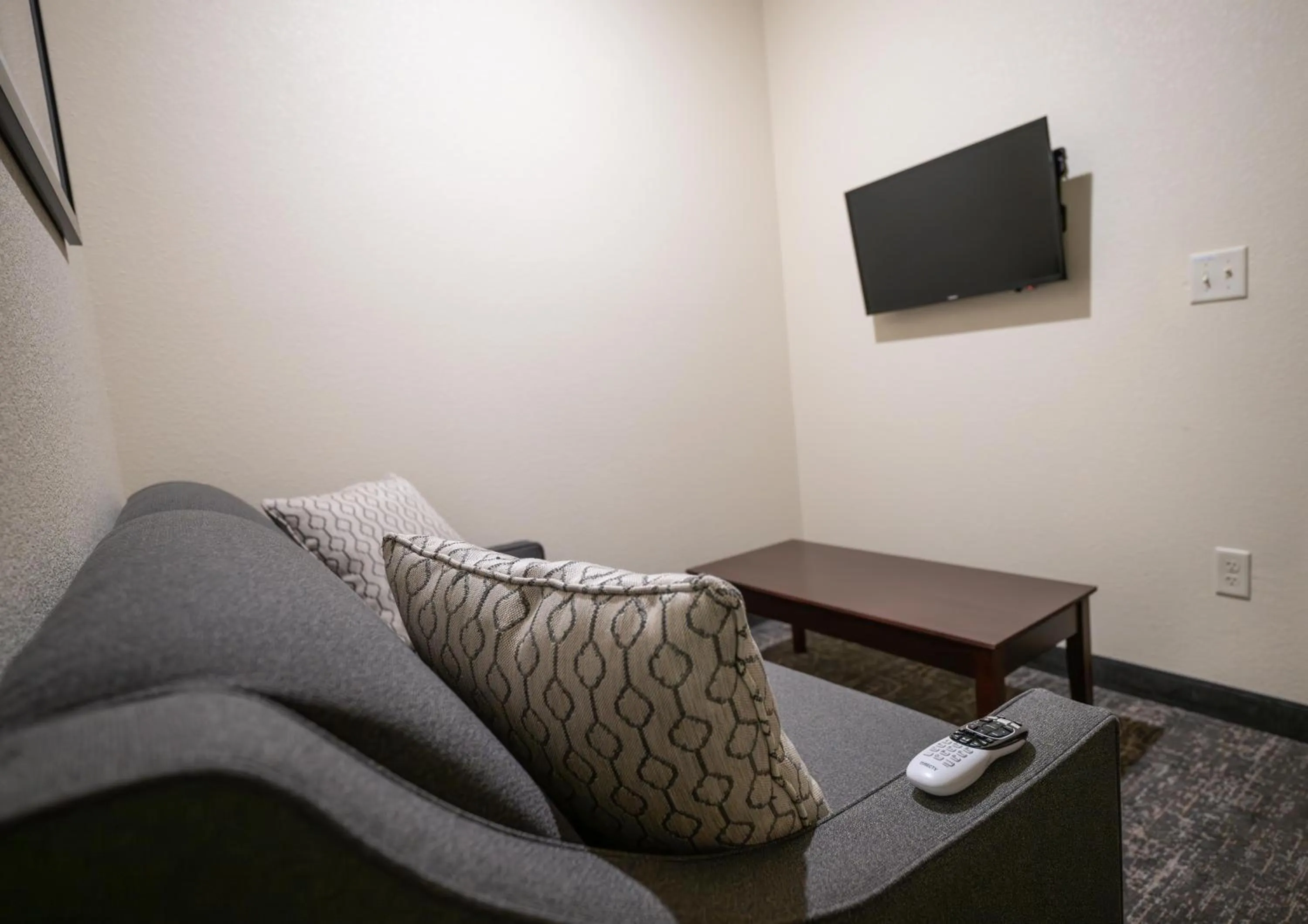 Bedroom in Cobblestone Hotel & Suites - Lamar