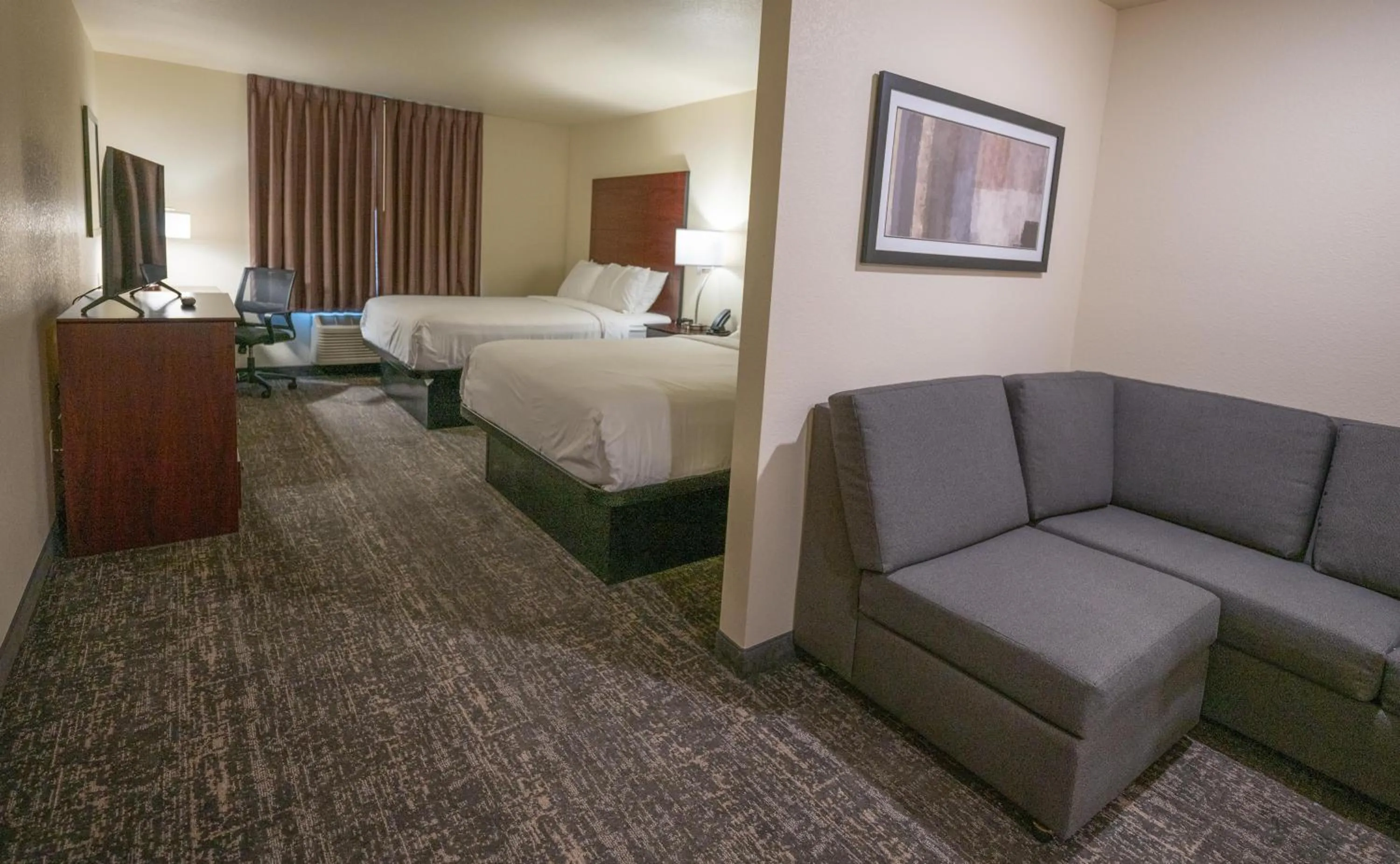 Bedroom, Bed in Cobblestone Hotel & Suites - Lamar