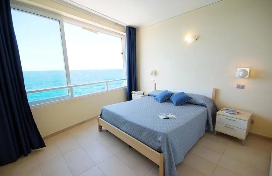 Sea view, Bed in Appartamenti - Villa Mare