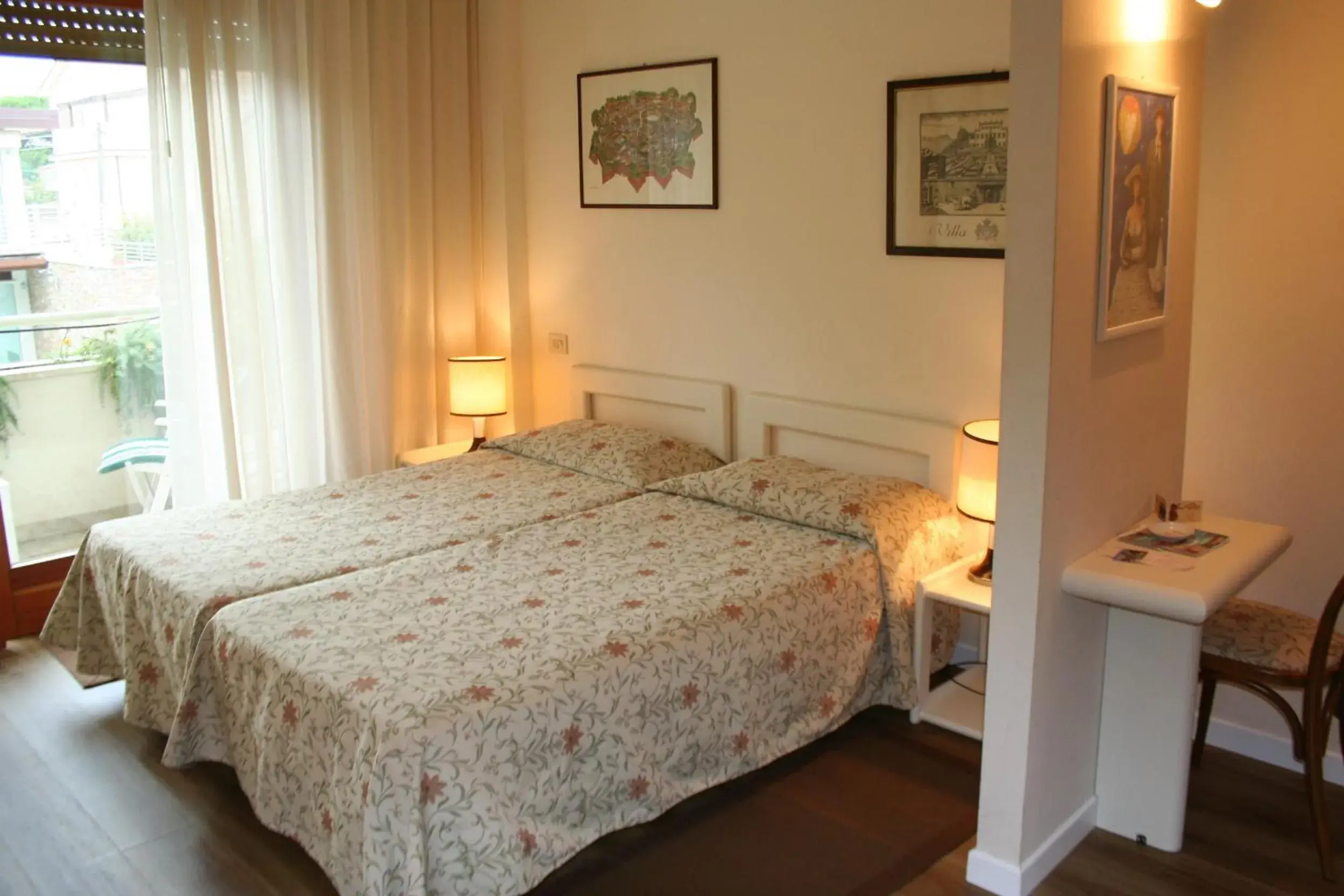 Superior Double Room with Balcony in Hotel Bacco Superior Double Room with Balcony in Hotel Bacco