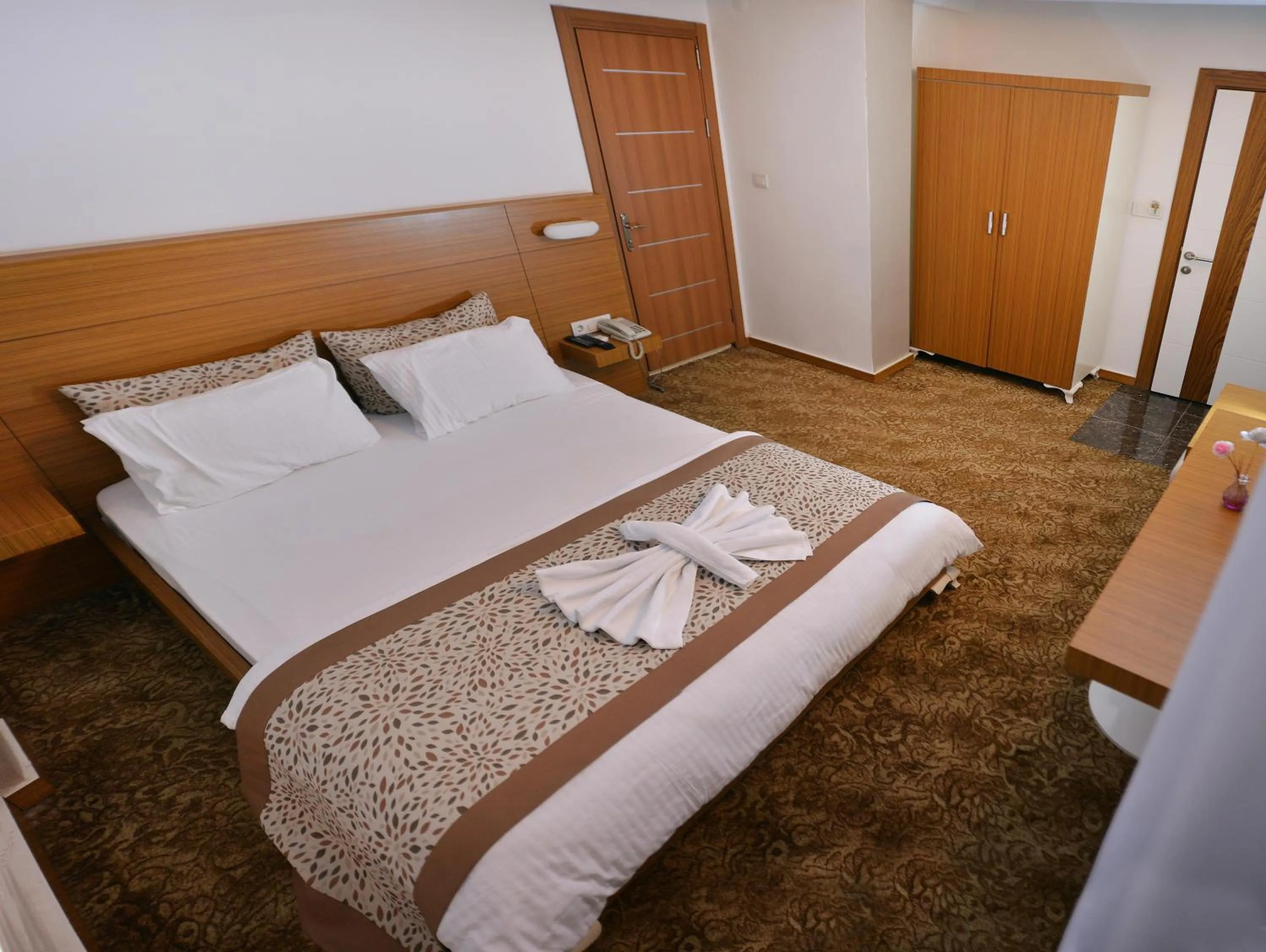Photo of the whole room, Bed in Uluhan Hotel