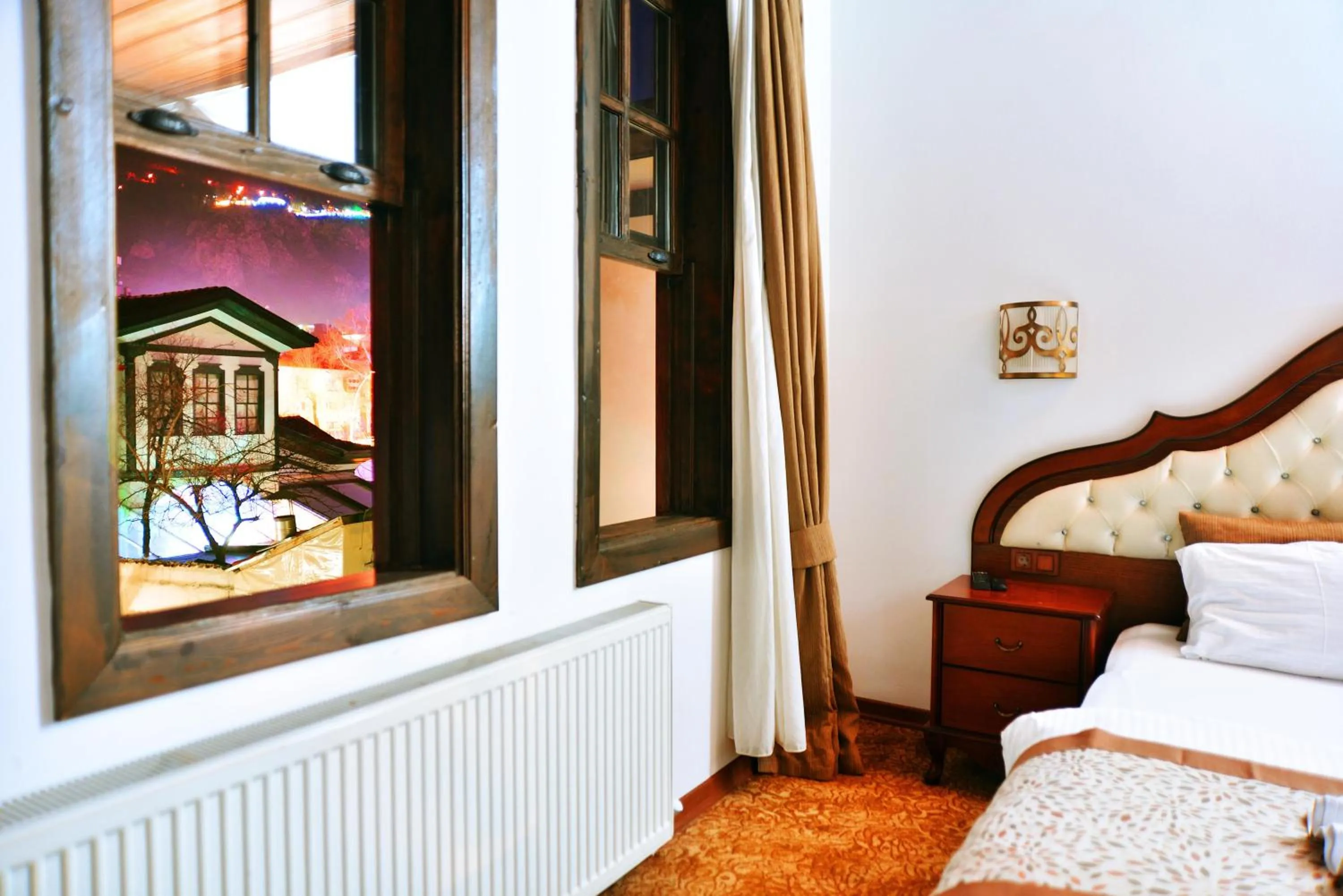 Photo of the whole room, Bed in Uluhan Hotel