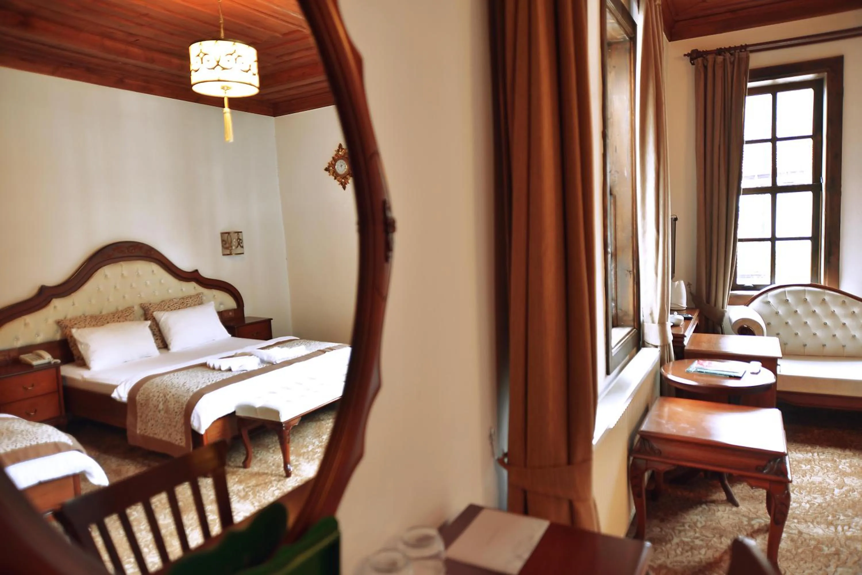 Photo of the whole room, Bed in Uluhan Hotel