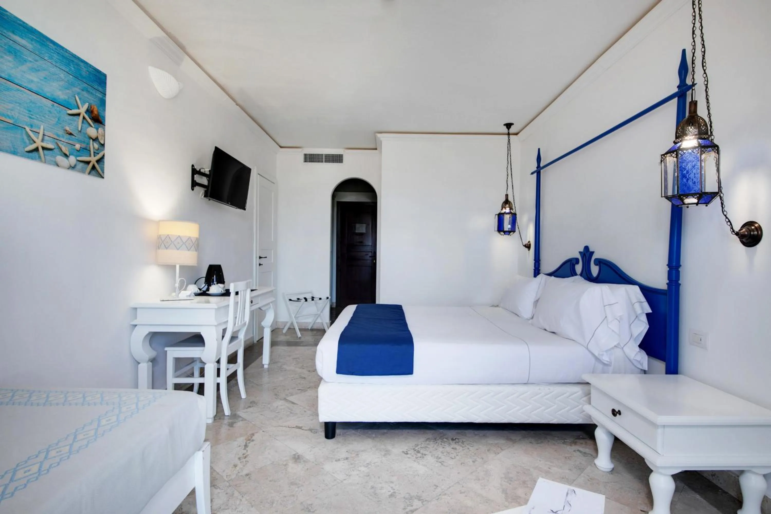 Bed in Phi Hotel Sighientu