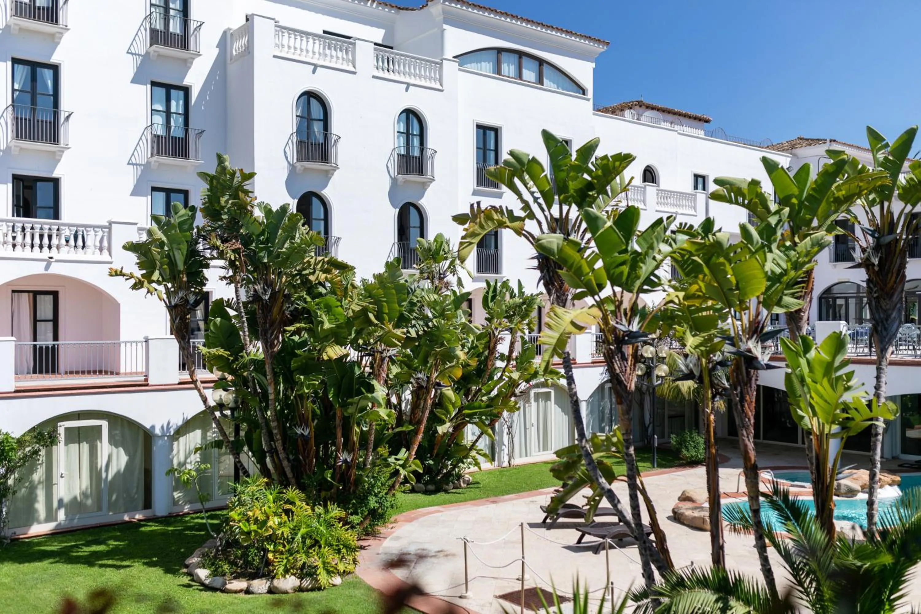 Property building in Phi Hotel Sighientu