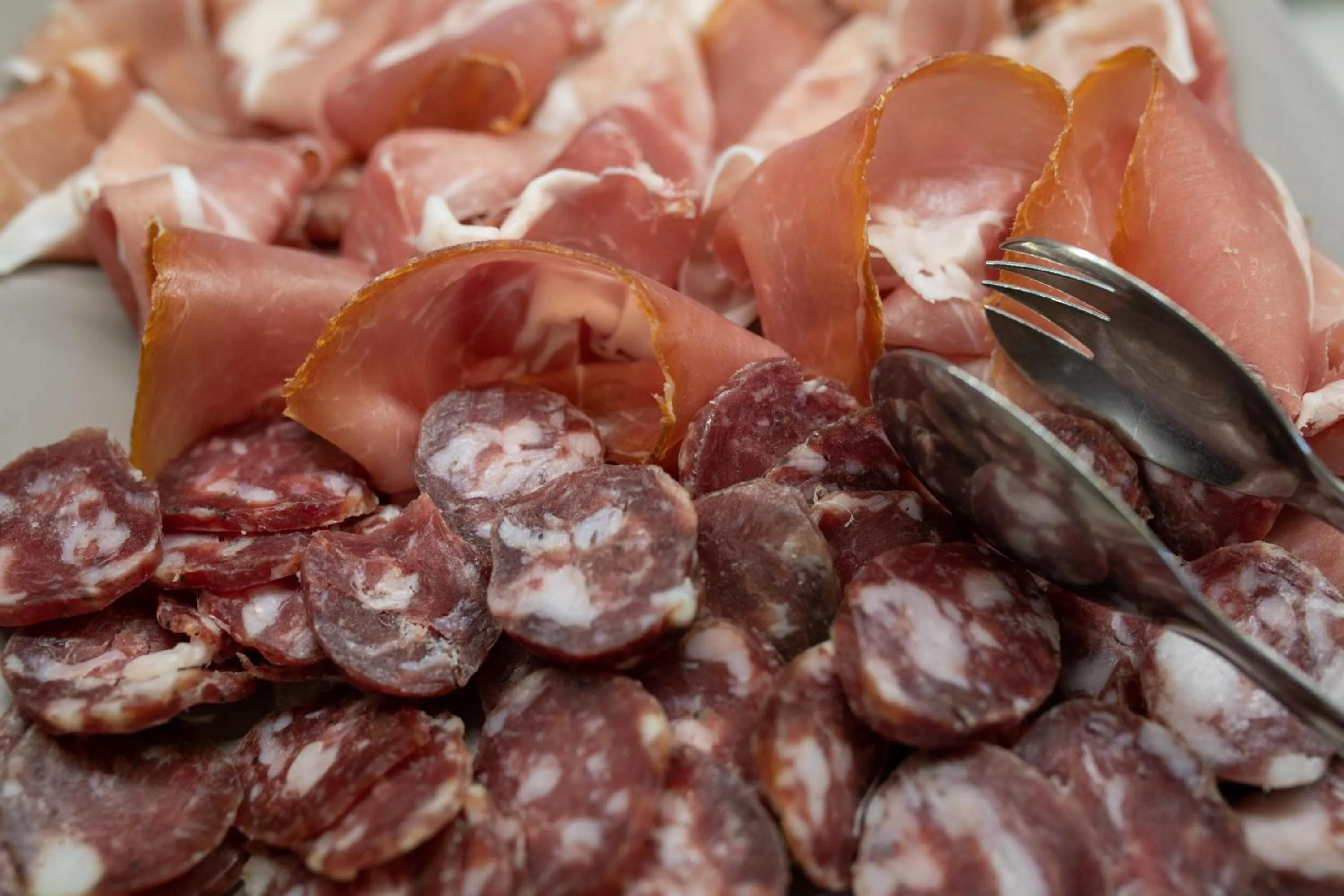 Food and drinks in Phi Hotel Sighientu