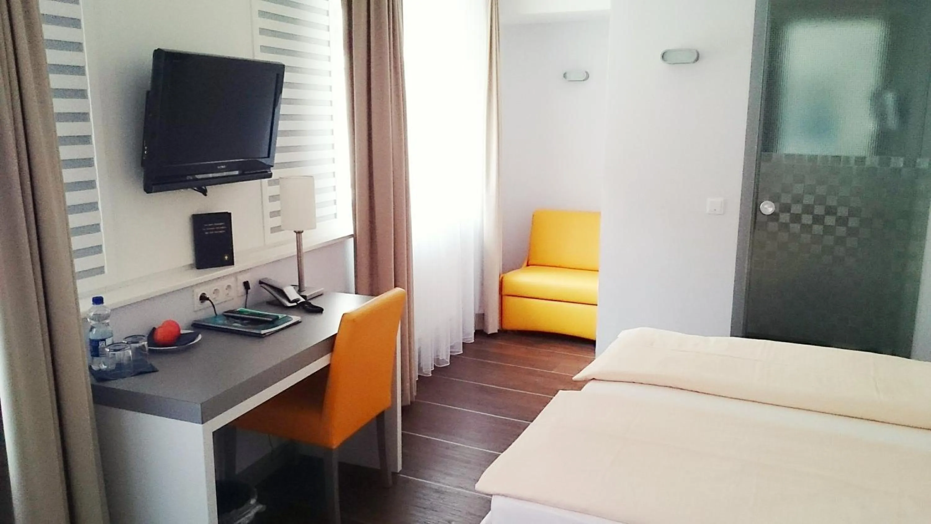 Bedroom, Bed in Altstadt Hotel Baunachshof