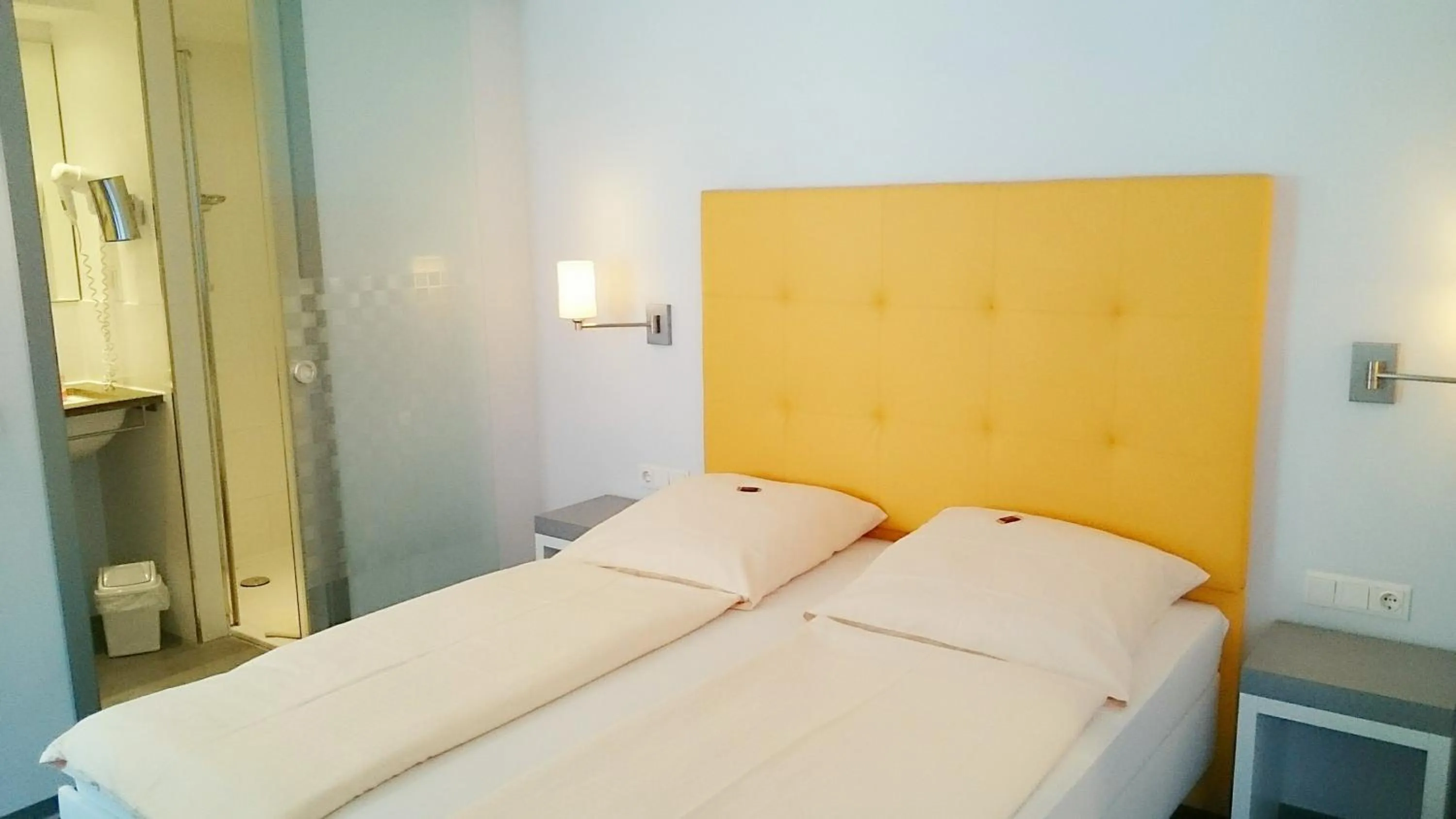 Photo of the whole room, Bed in Altstadt Hotel Baunachshof