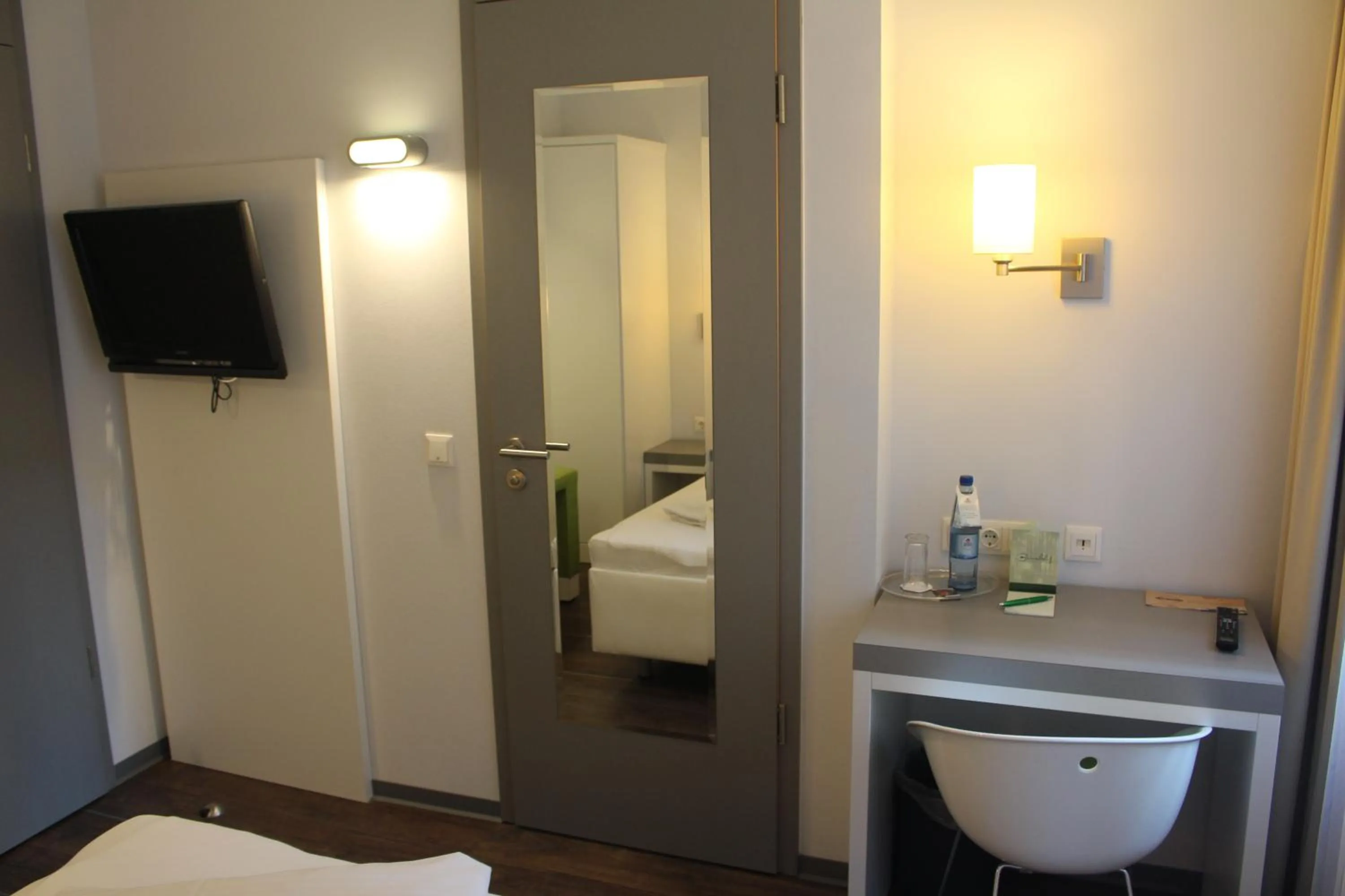 Photo of the whole room, Bed in Altstadt Hotel Baunachshof