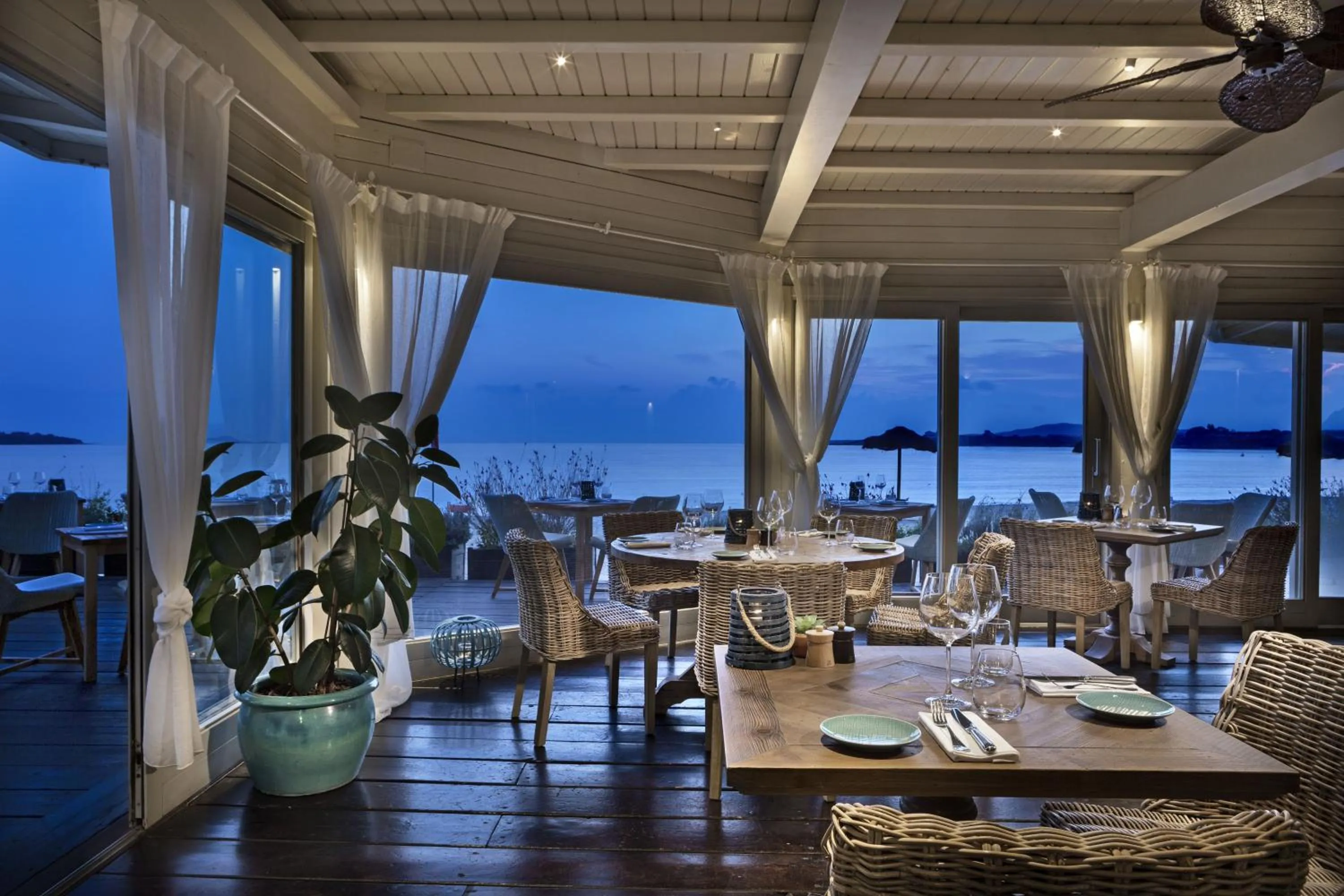 Restaurant/places to eat in Hotel Abi d'Oru