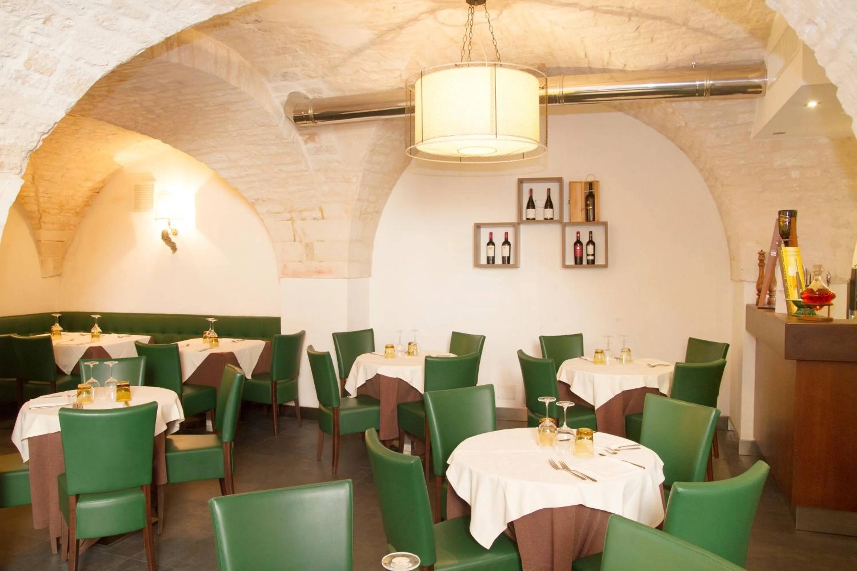 Restaurant/places to eat in Hotel Lanzillotta