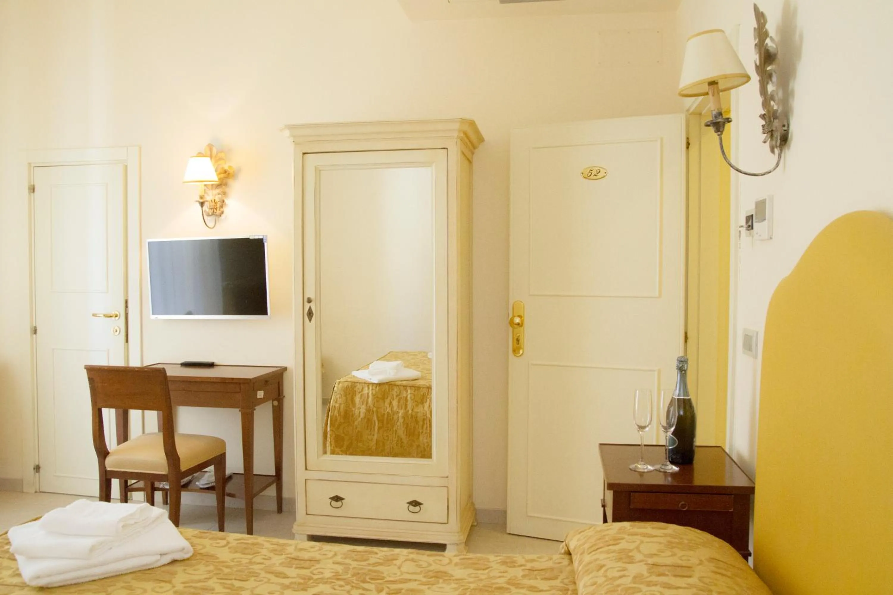 Bed in Hotel Lanzillotta