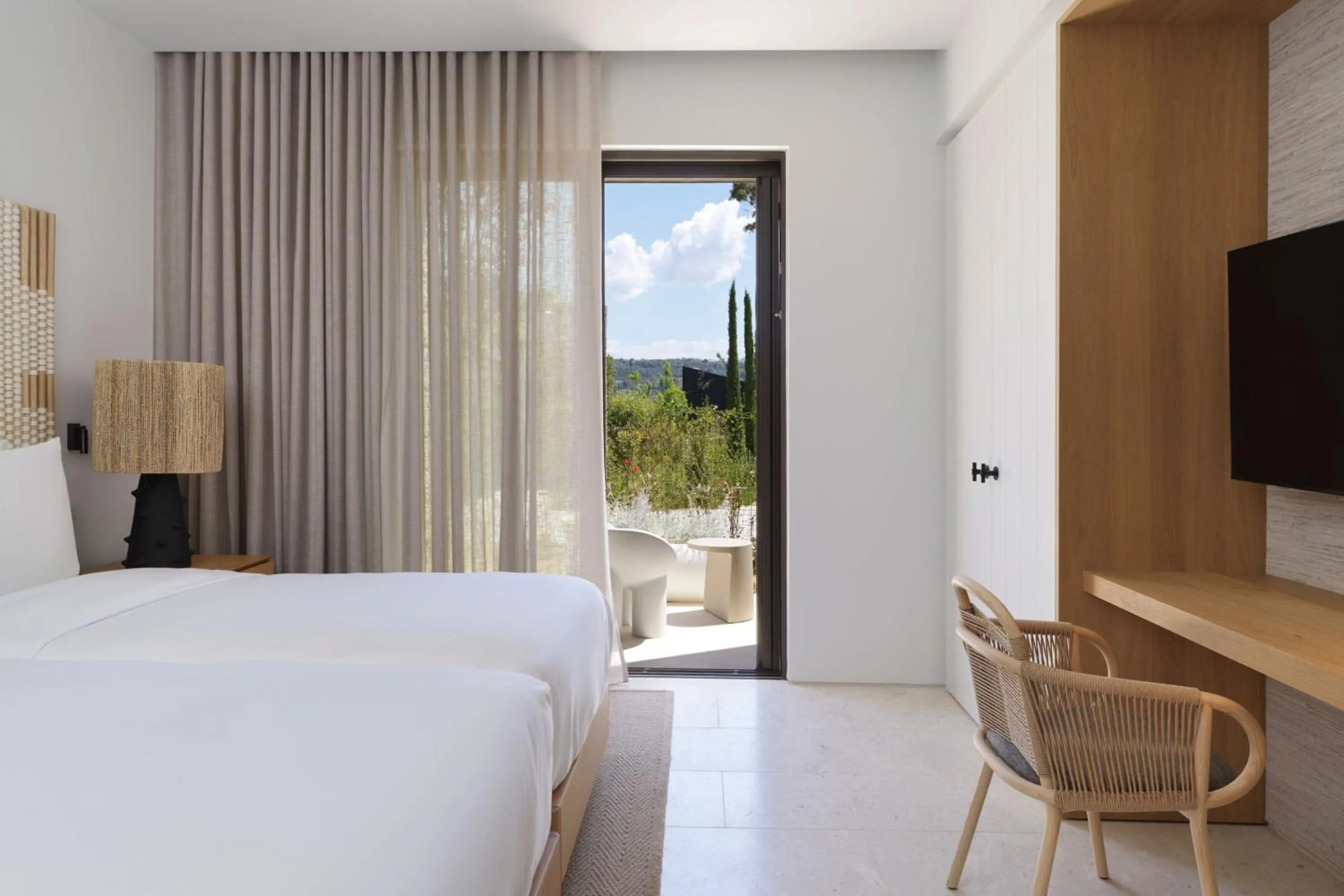 Beach, Bed in W Costa Navarino