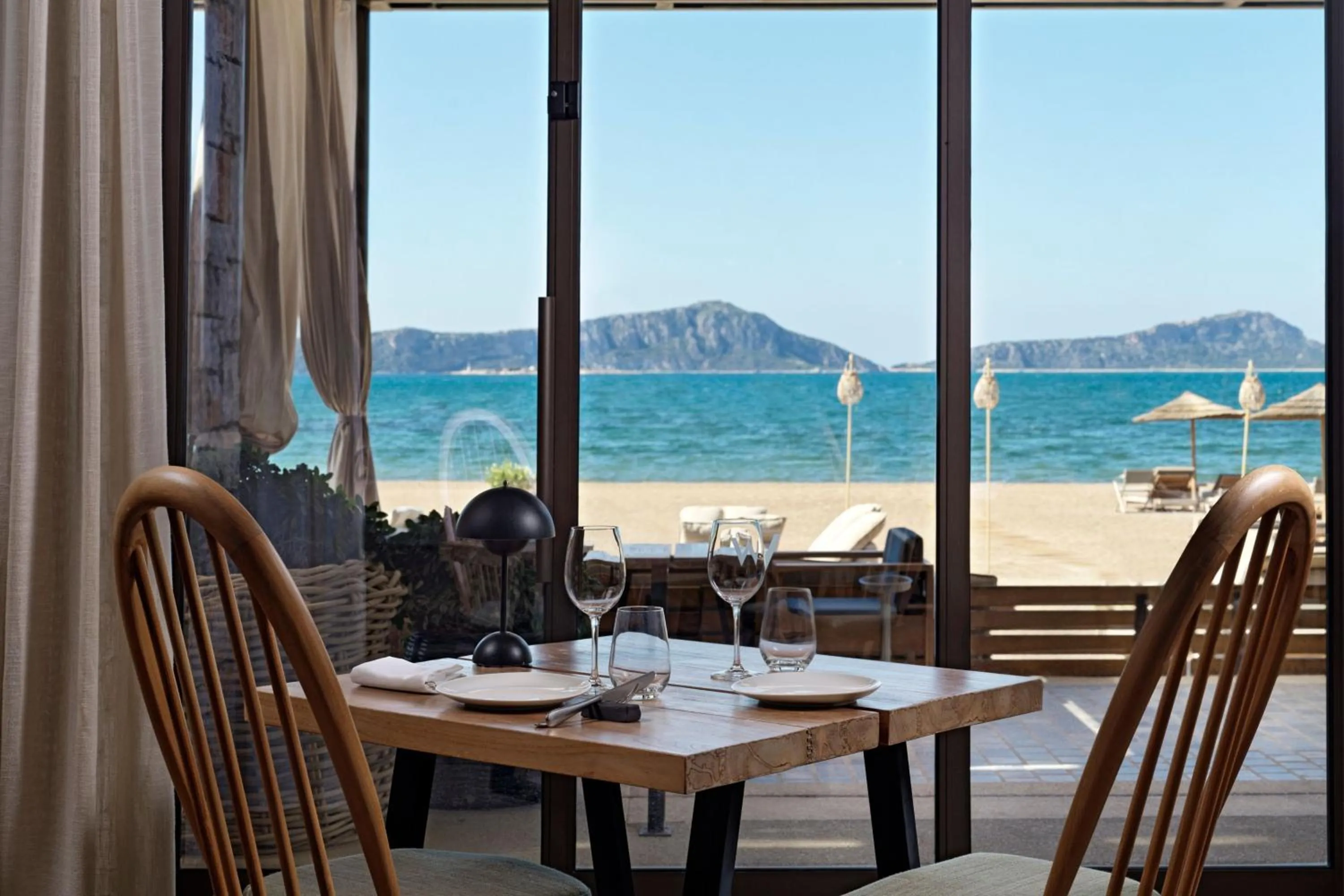 Restaurant/places to eat in W Costa Navarino
