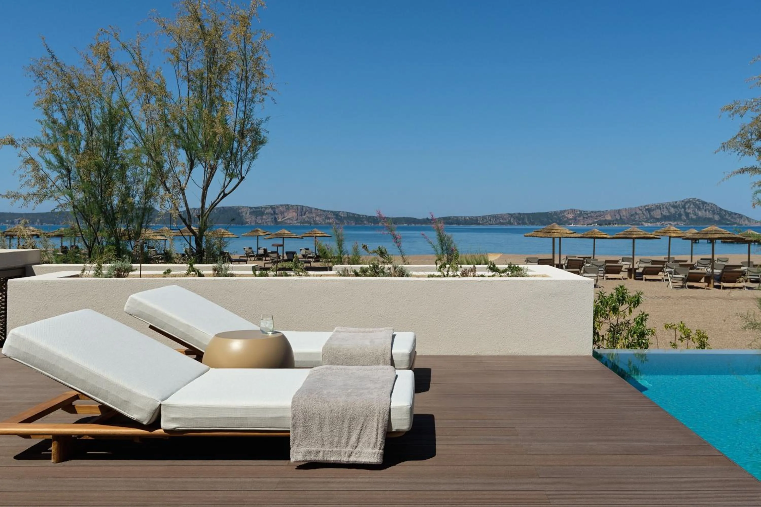 Beach in W Costa Navarino