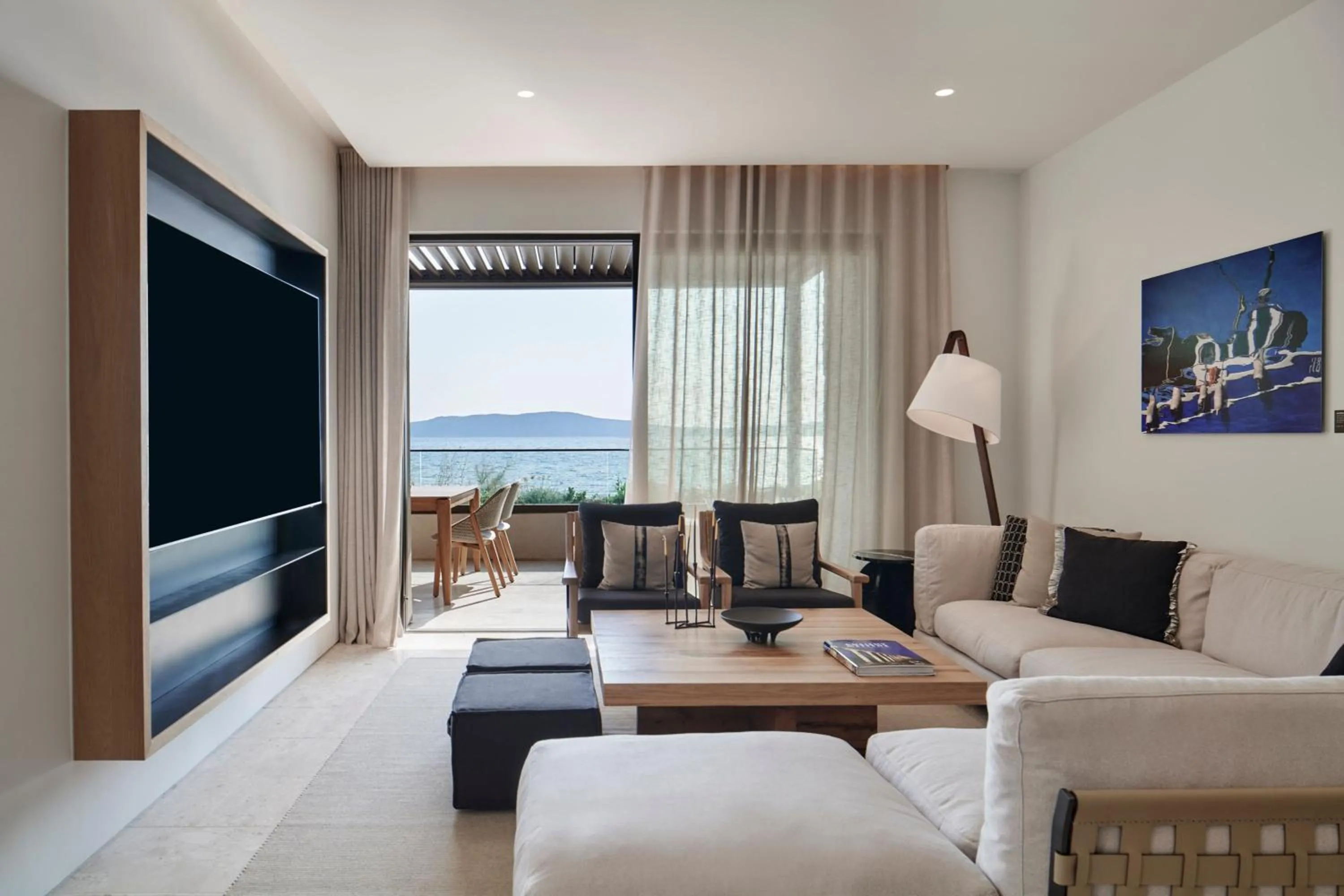 Photo of the whole room in W Costa Navarino