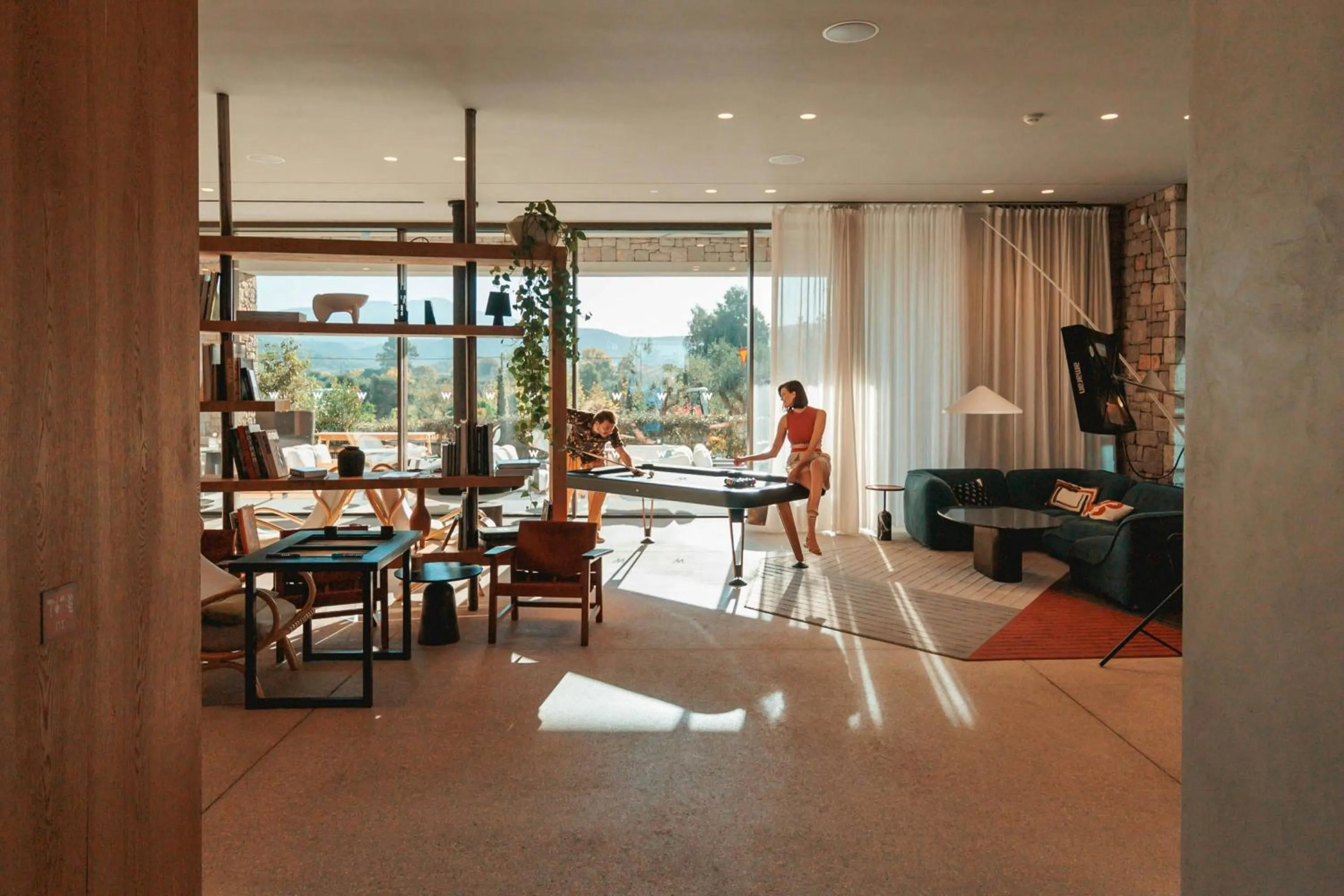 Lounge or bar in W Costa Navarino