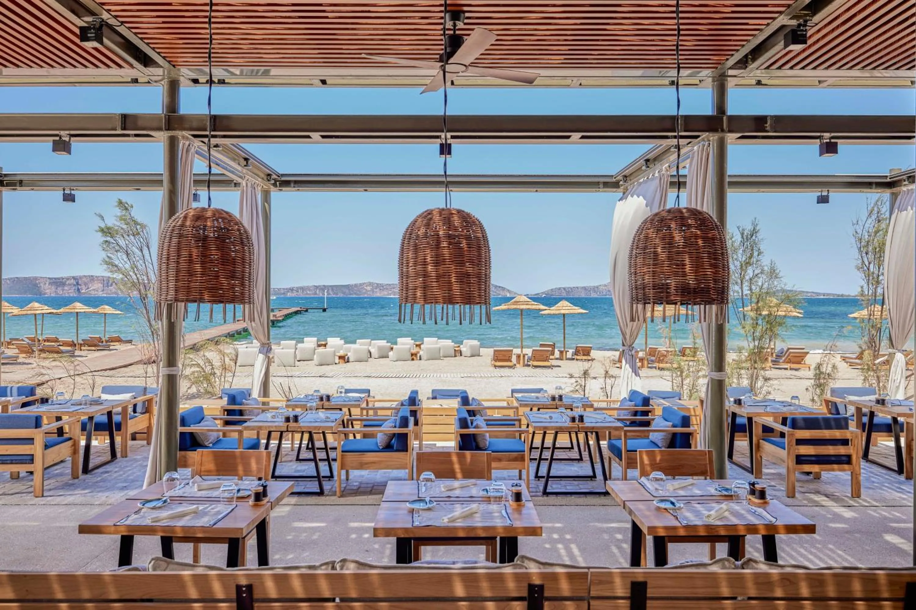 Beach in W Costa Navarino