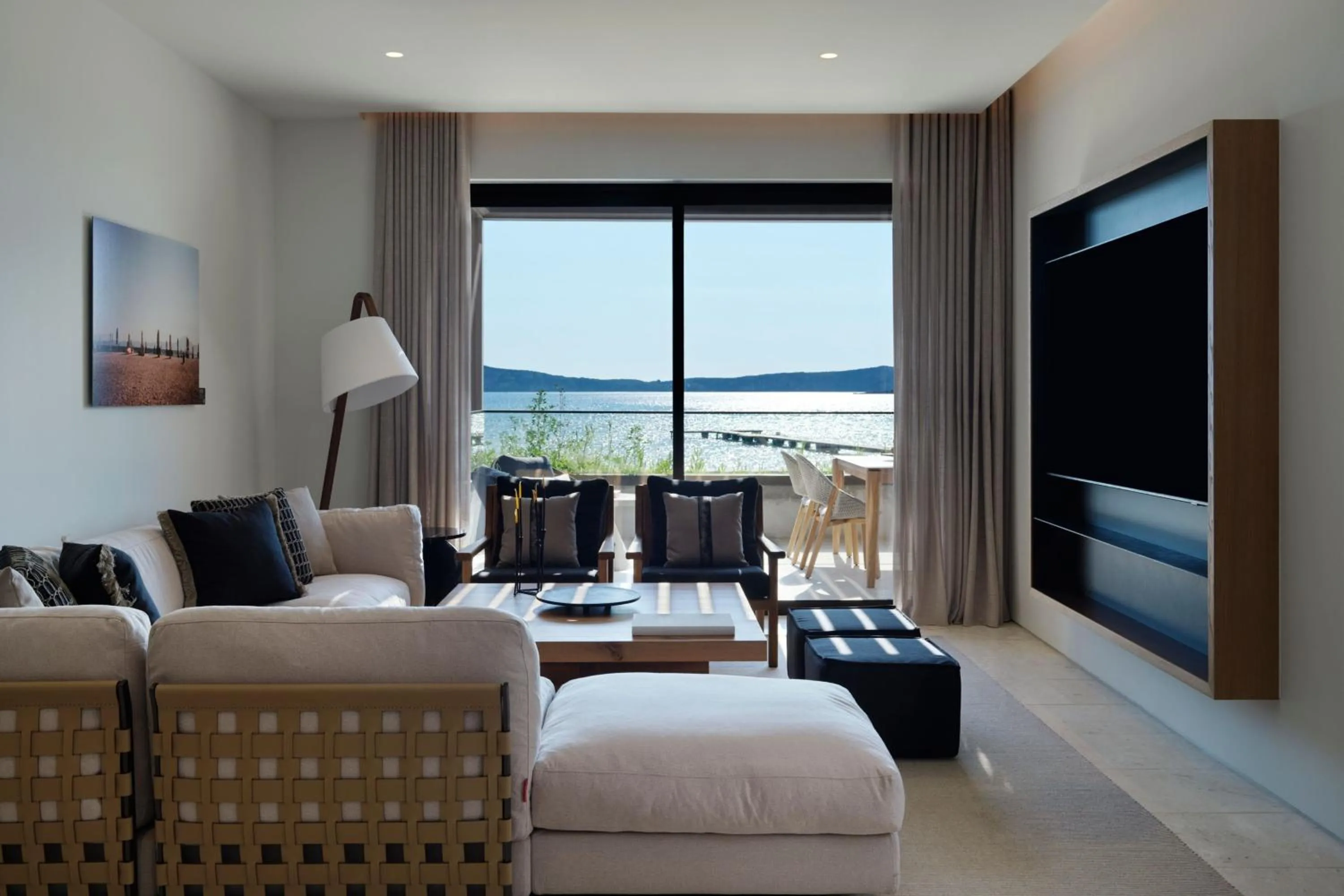 Living room, Bed in W Costa Navarino