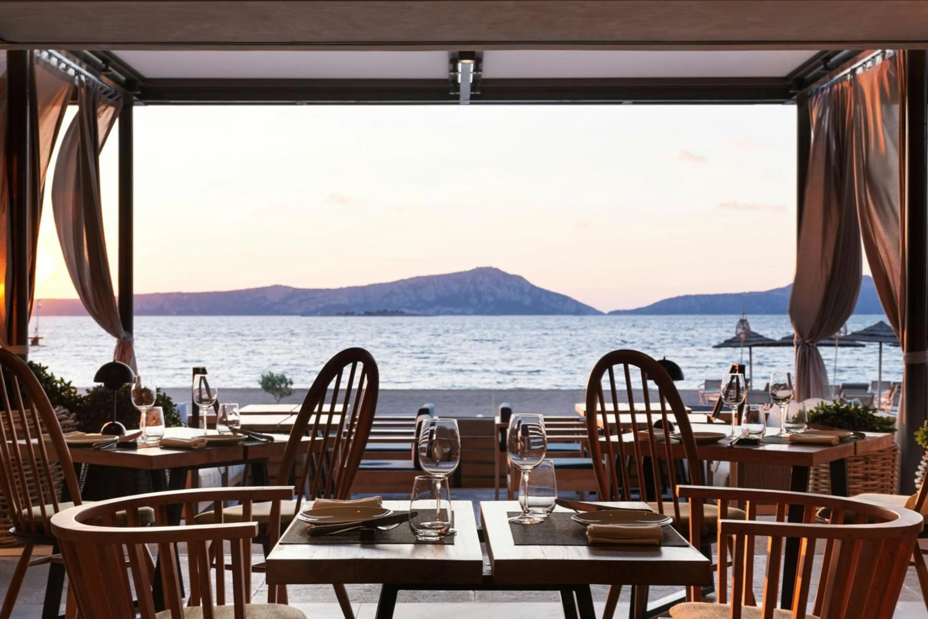 Restaurant/places to eat in W Costa Navarino