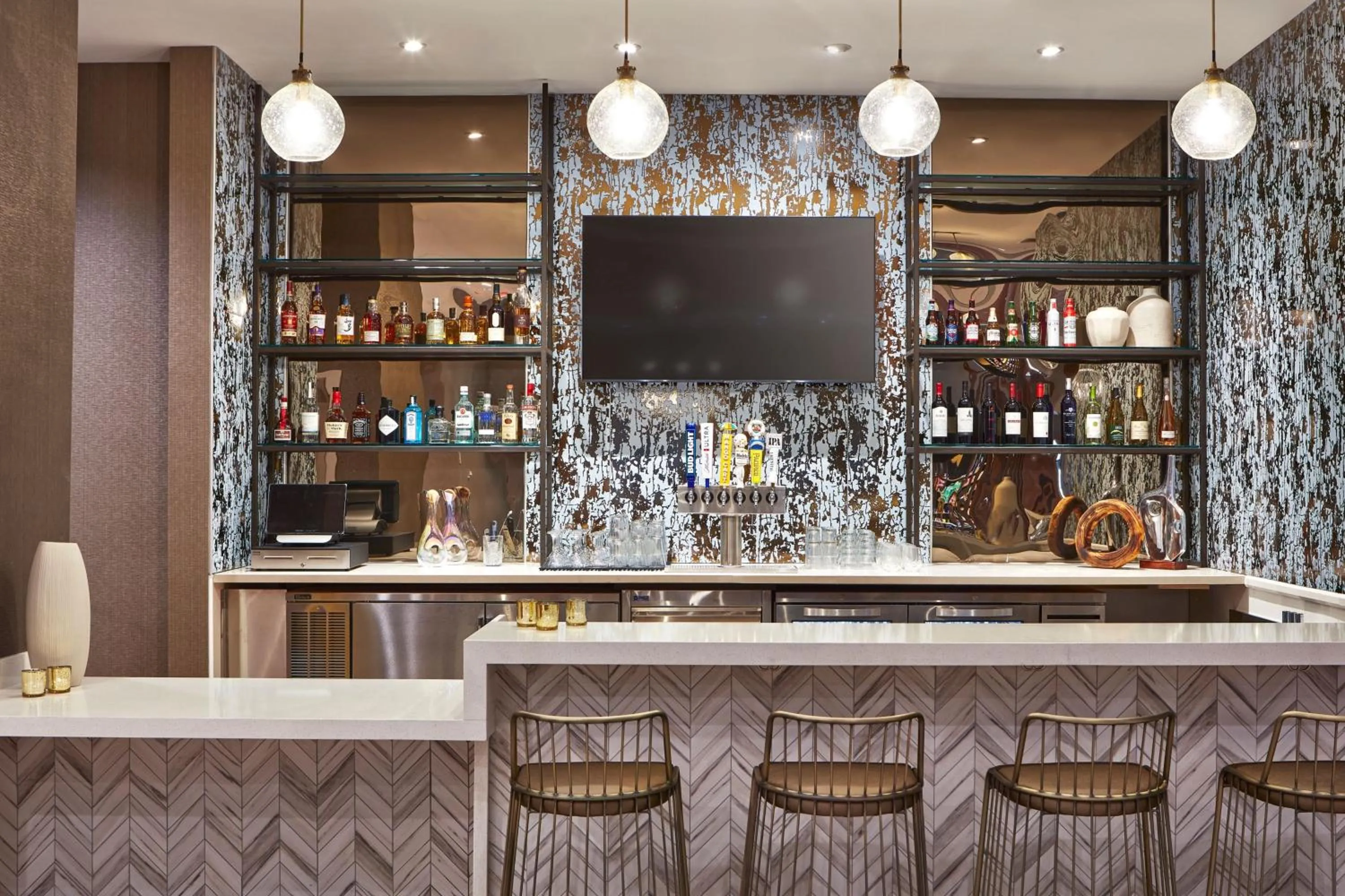 Lounge or bar in SpringHill Suites by Marriott Los Angeles Downey