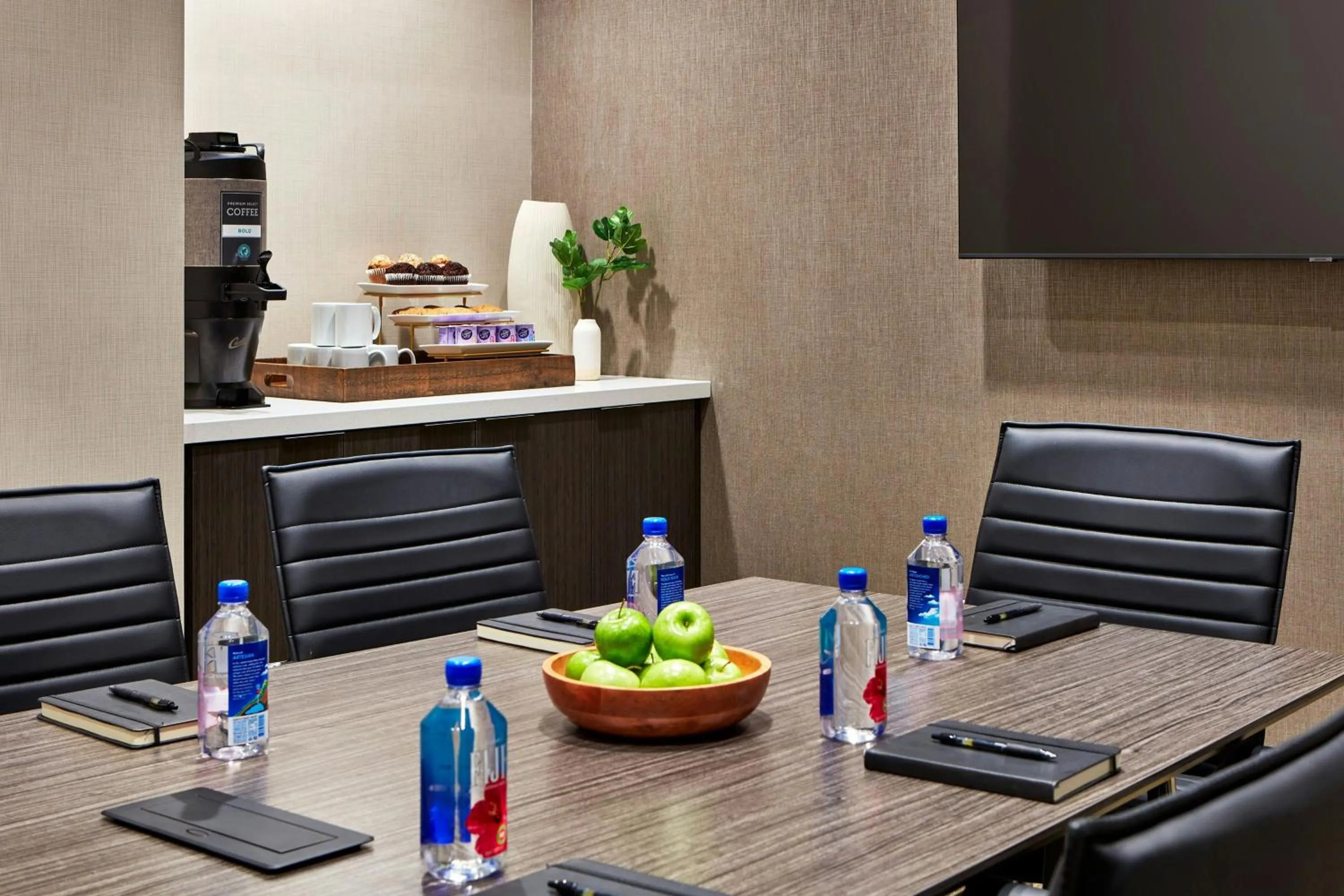 Meeting/conference room in SpringHill Suites by Marriott Los Angeles Downey
