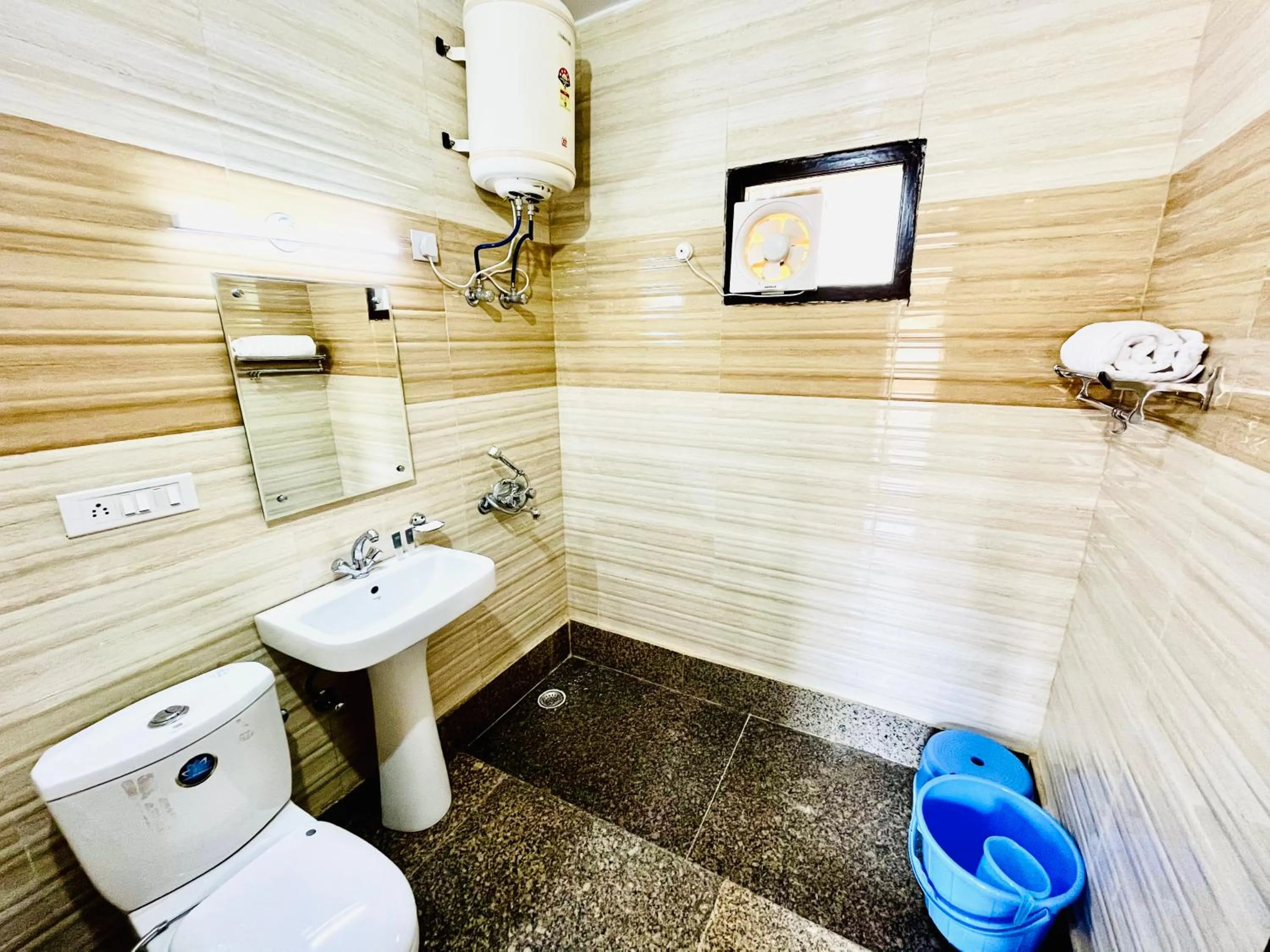 Bathroom in NEELGAGAN RESORT