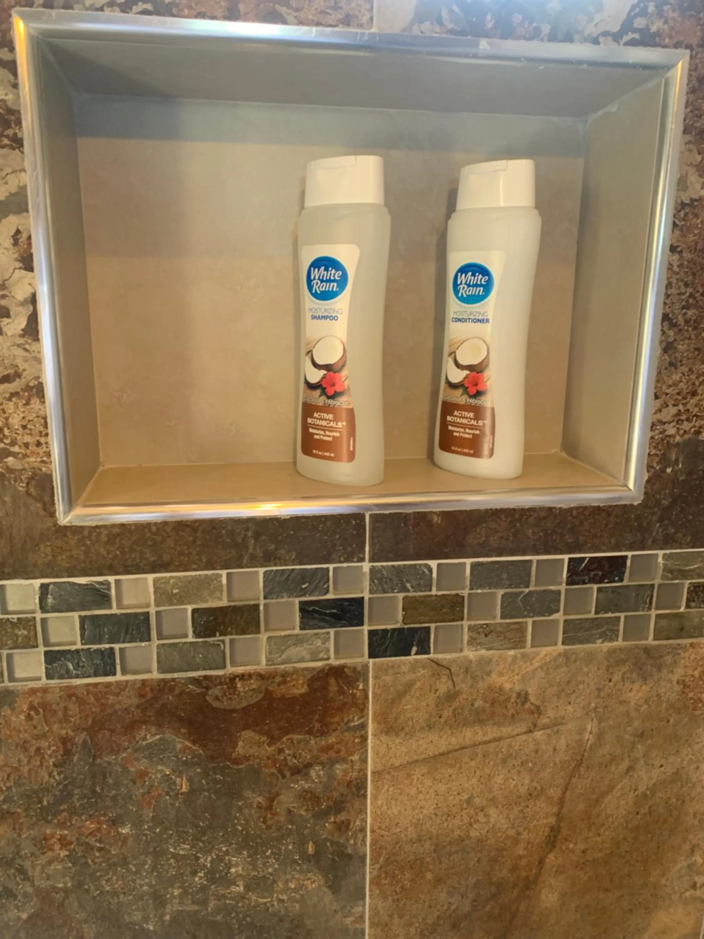 Bathroom in White House by White River