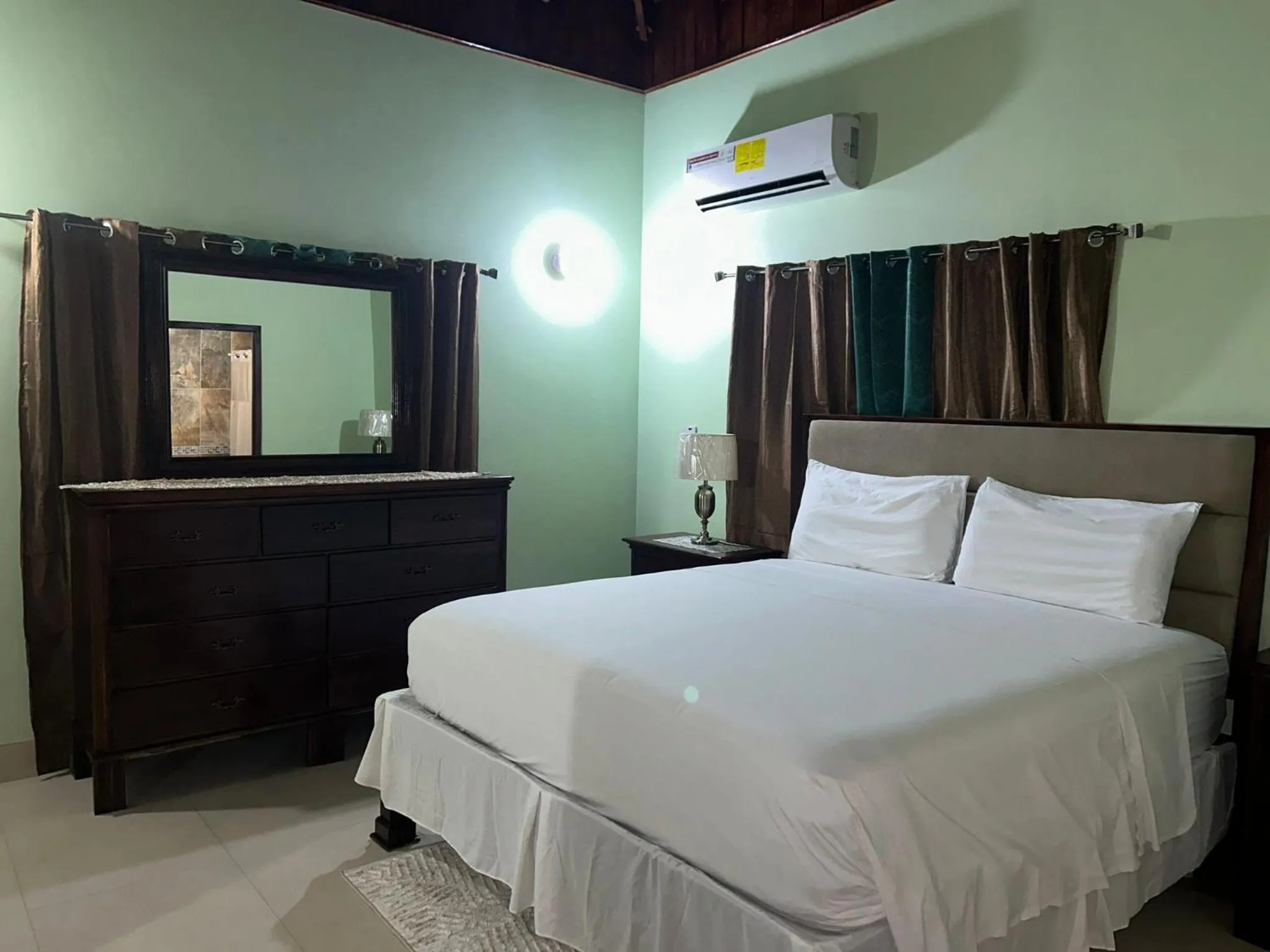 Bed in White House by White River