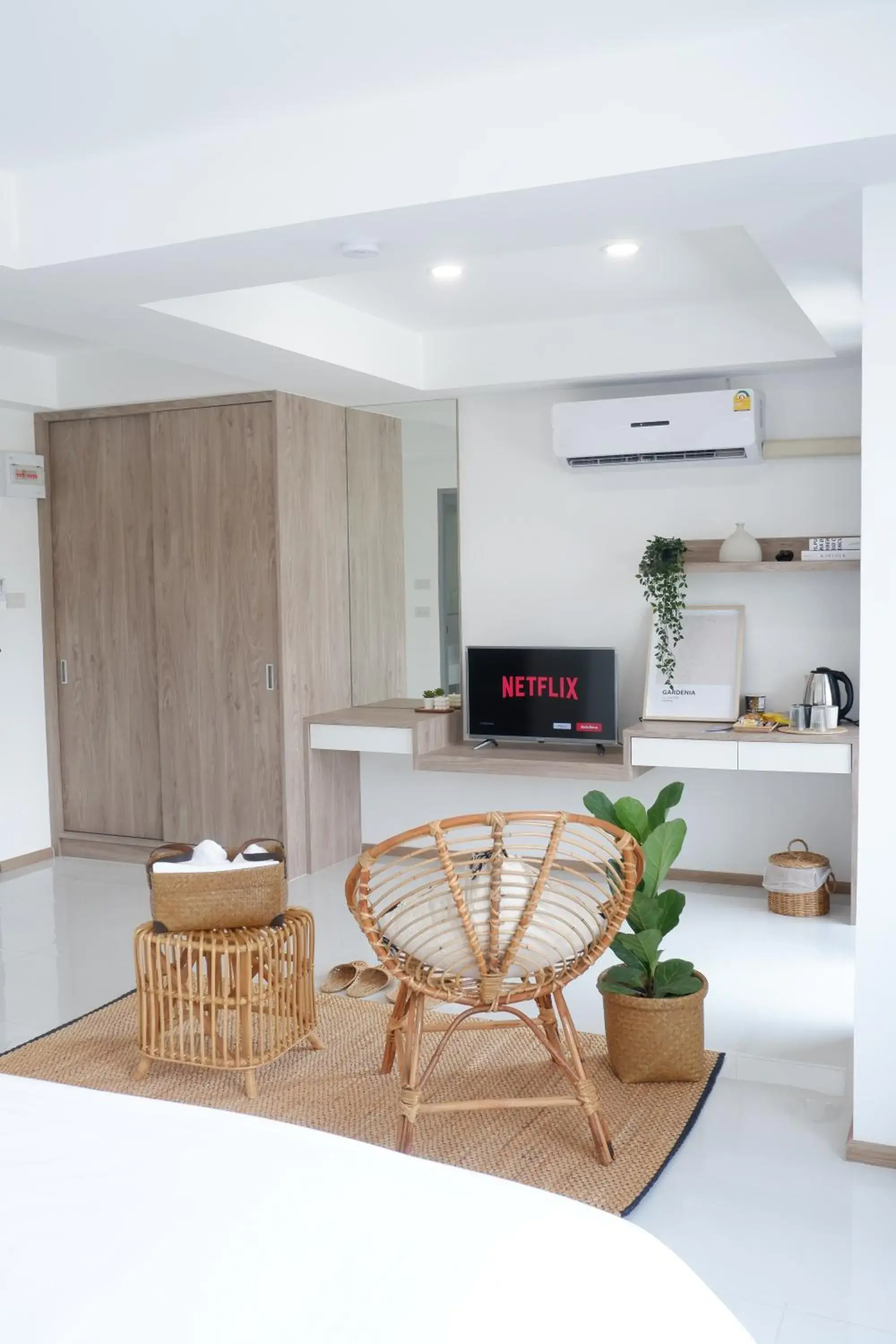 Darin Chiangmai Hotel and Residence Darin Chiangmai Hotel and Residence