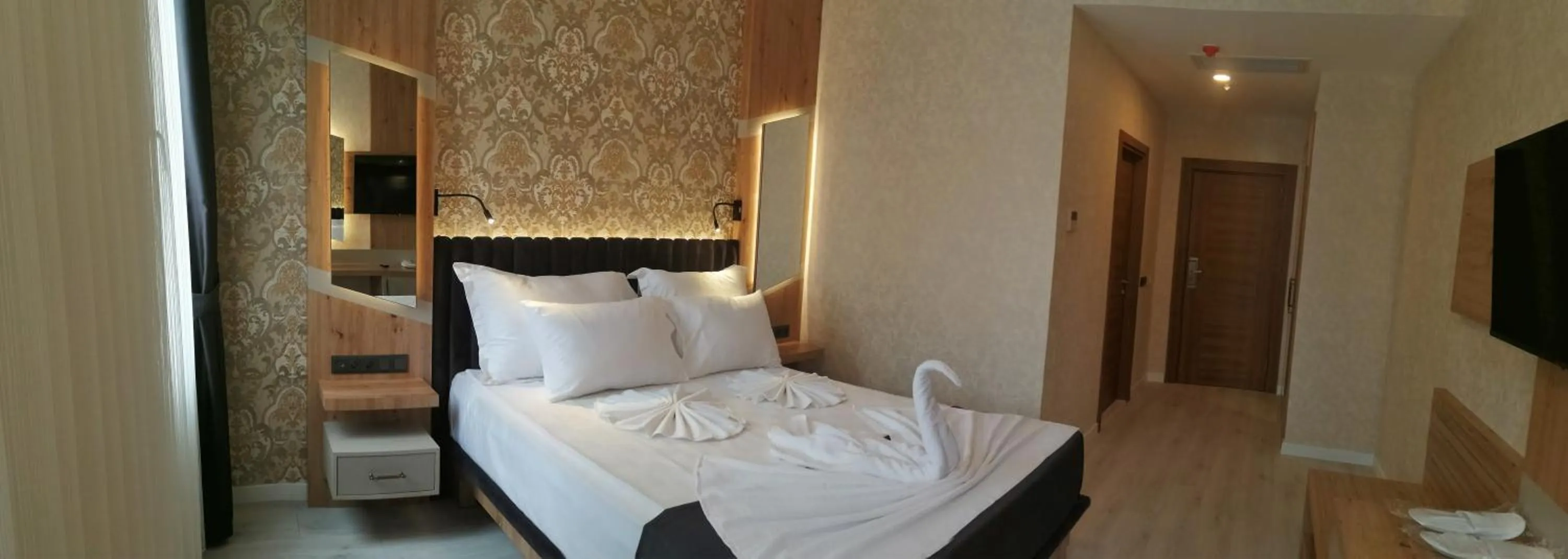 Photo of the whole room, Bed in Isnova Hotel Airport