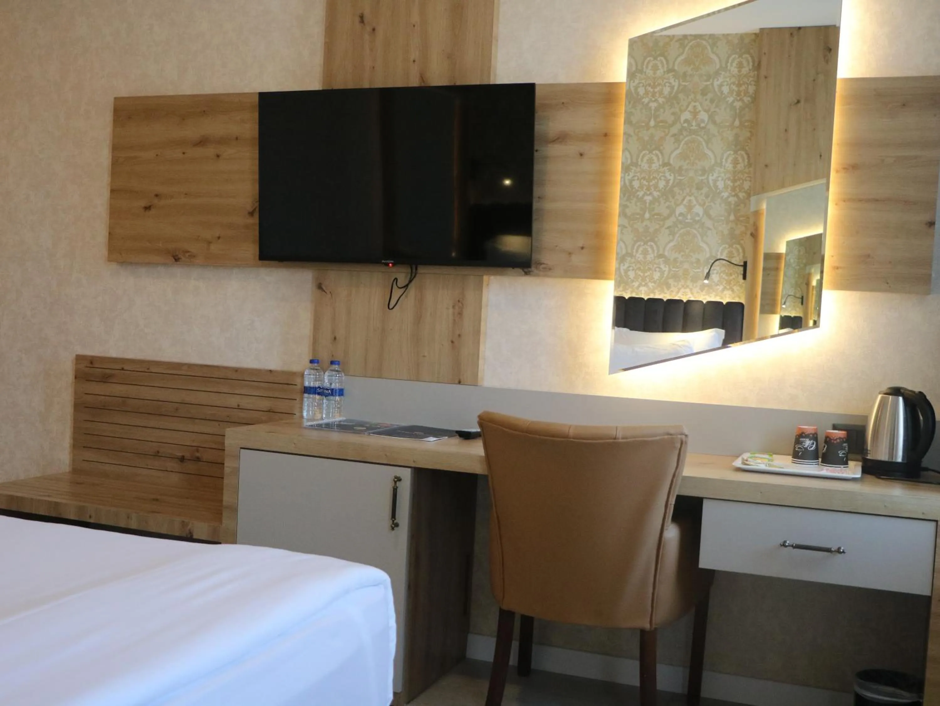 Photo of the whole room, Bed in Isnova Hotel Airport