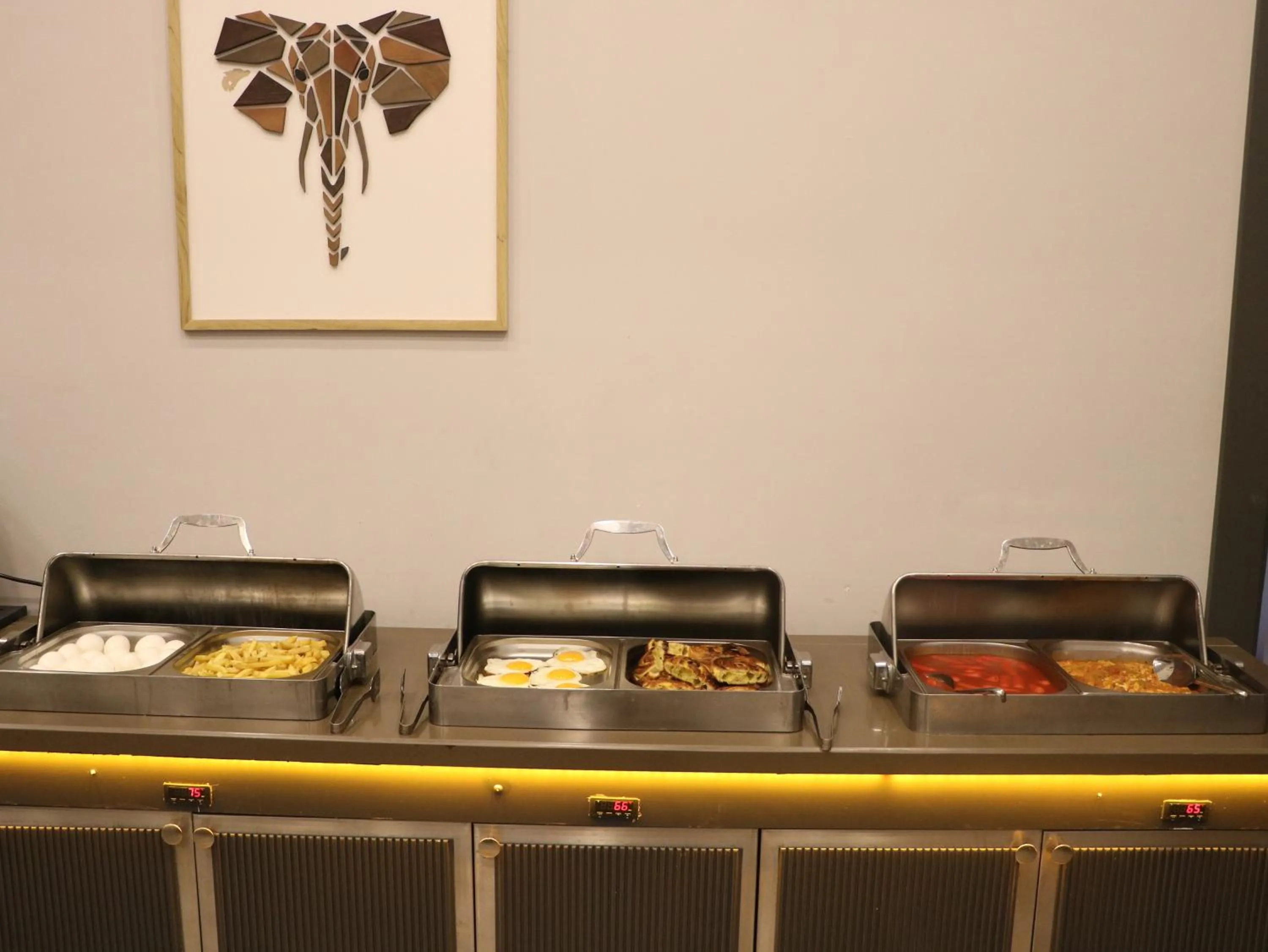 Buffet breakfast in Isnova Hotel Airport