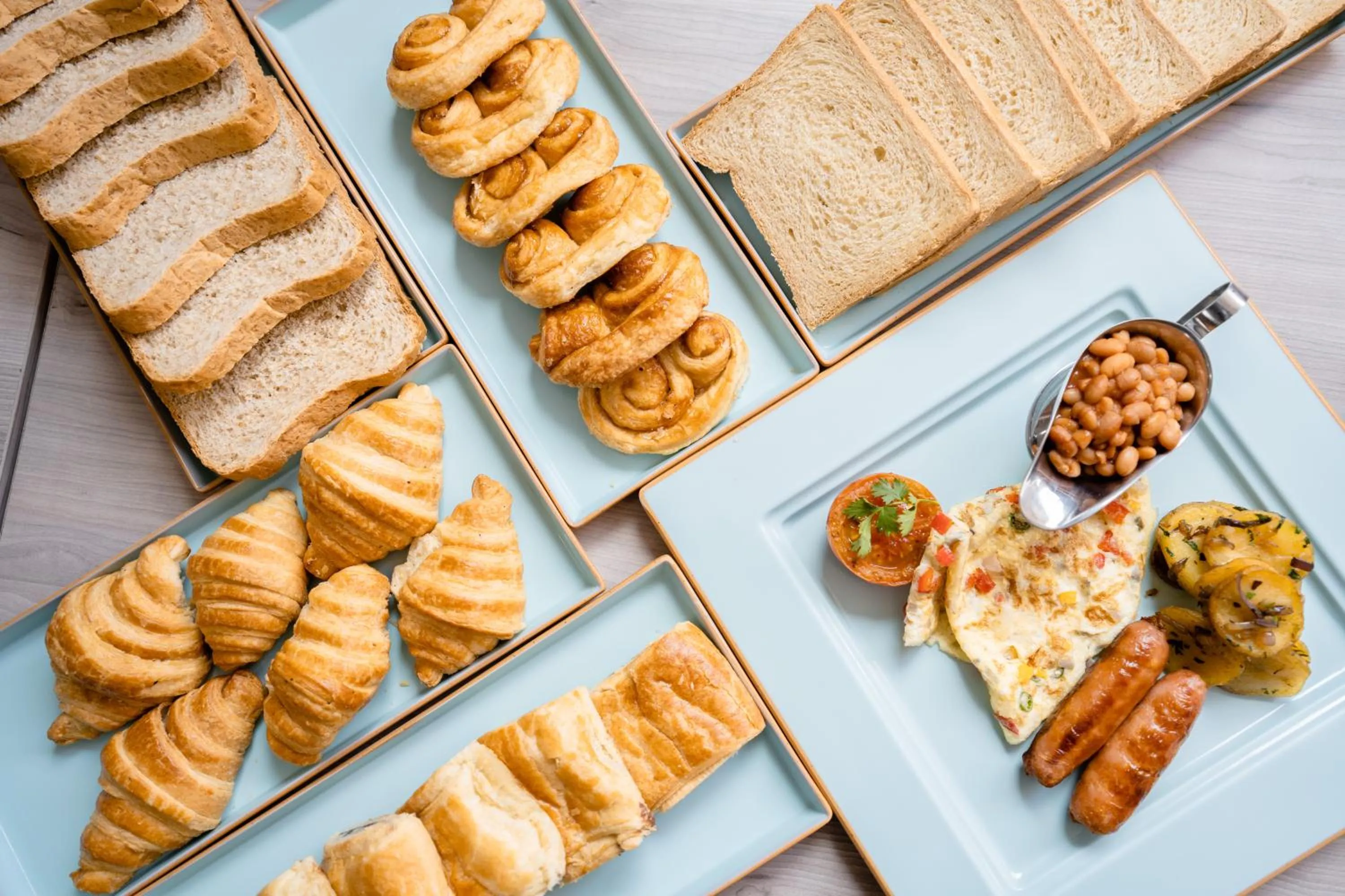 Food in Blooming Suites