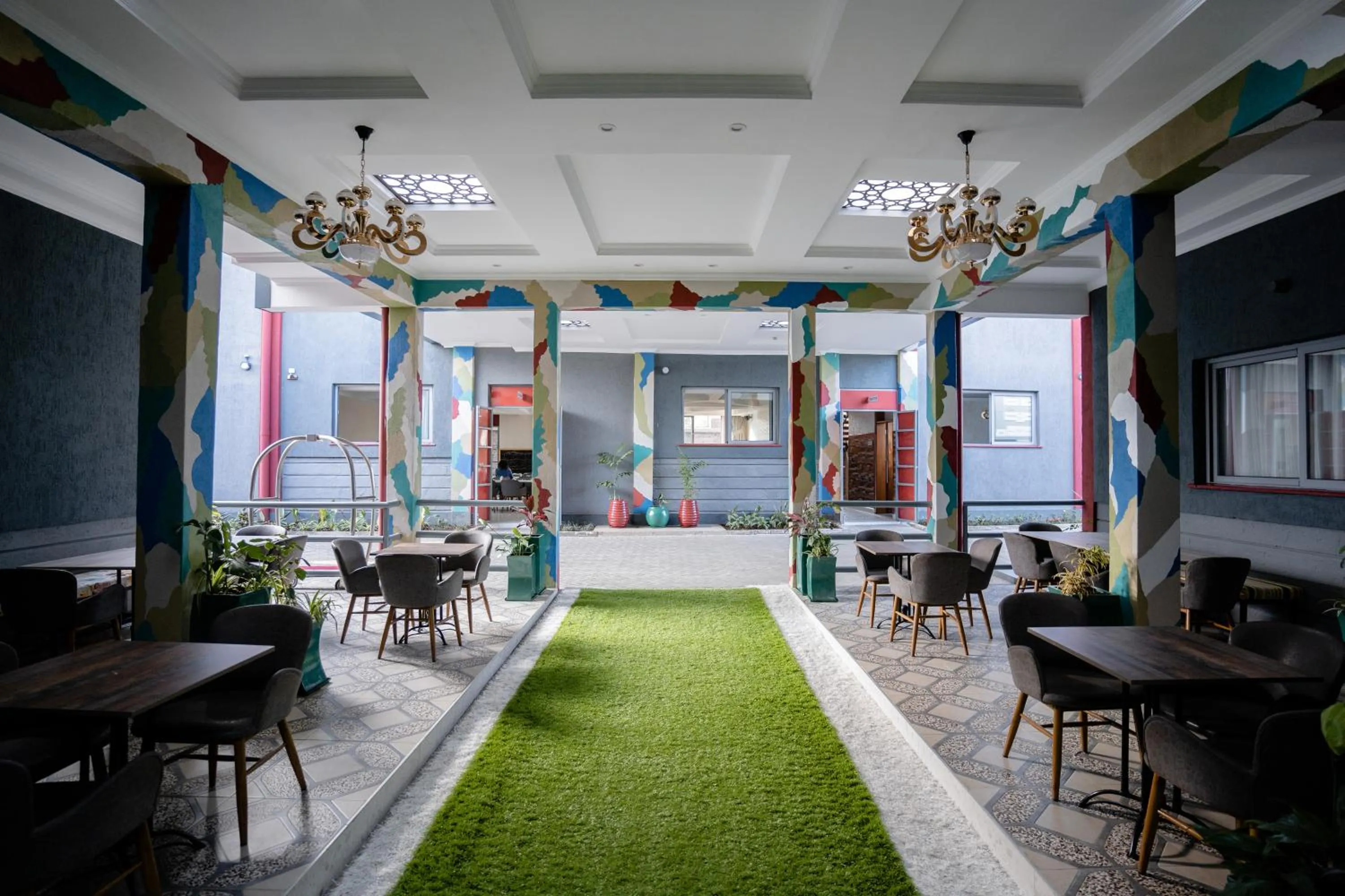 Restaurant/places to eat in Blooming Suites