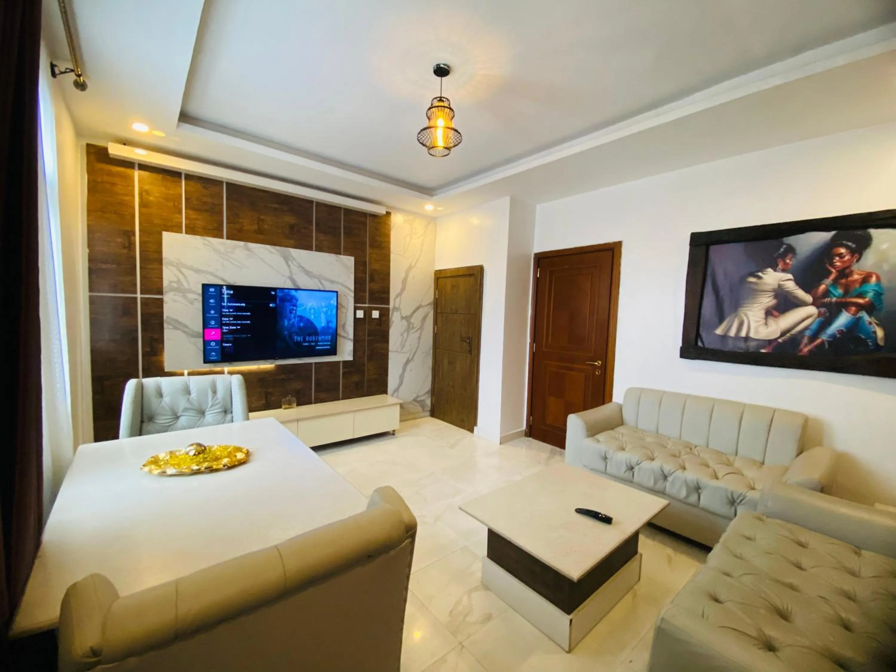 TV and multimedia, Bed in PRESKEN WHITE HOUSE