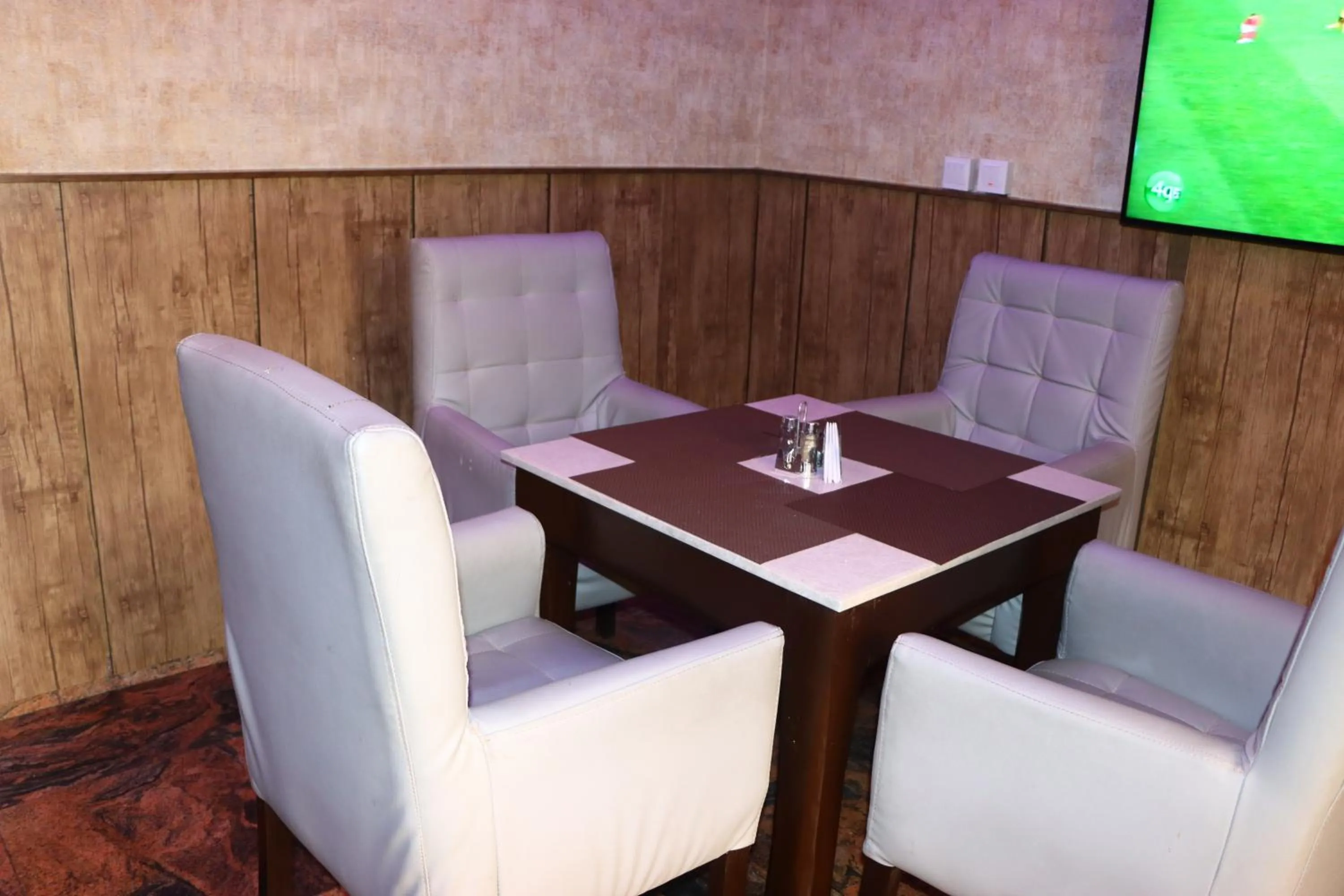 Restaurant/places to eat in PRESKEN WHITE HOUSE