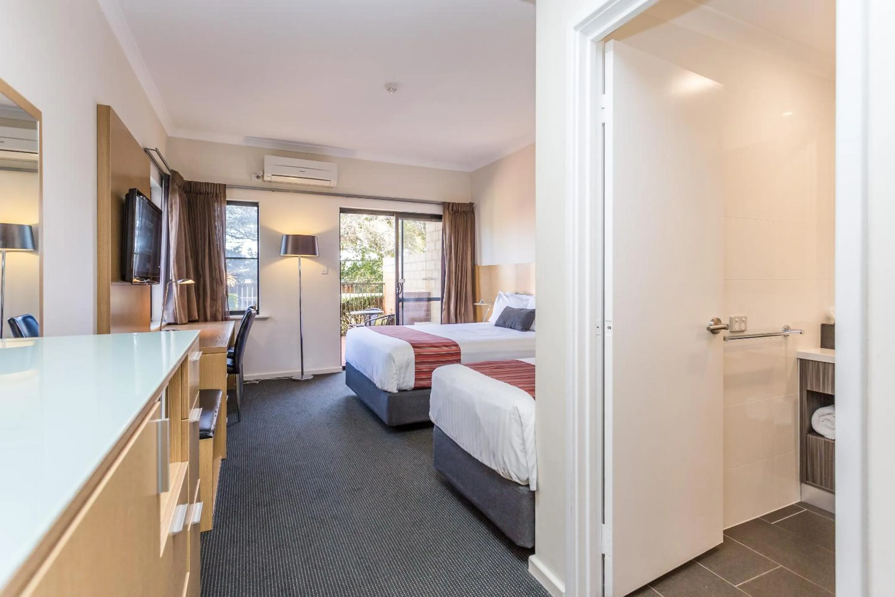 Bedroom, Bed in Country Comfort Perth