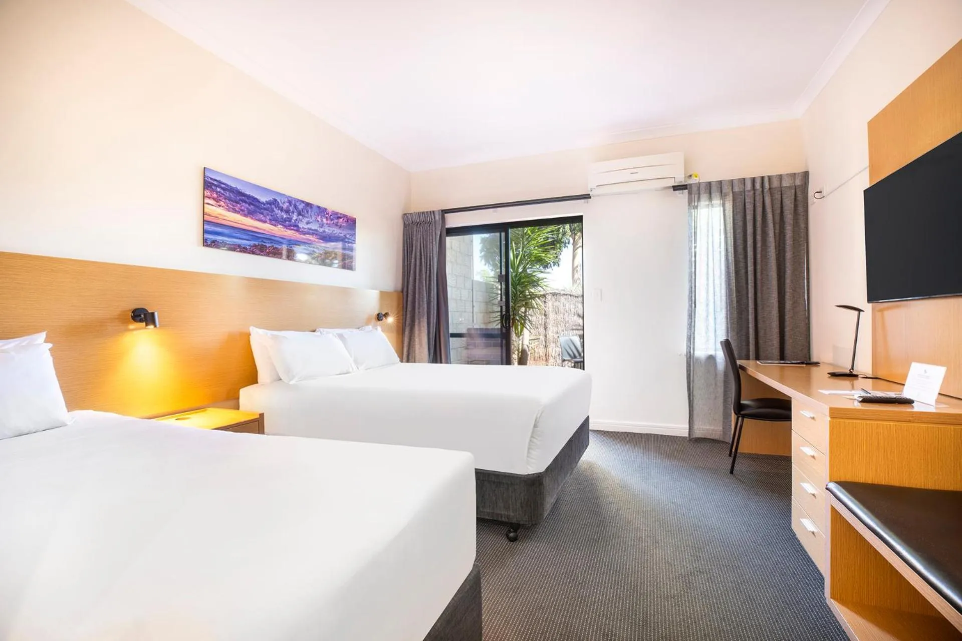 Bedroom, Bed in Country Comfort Perth