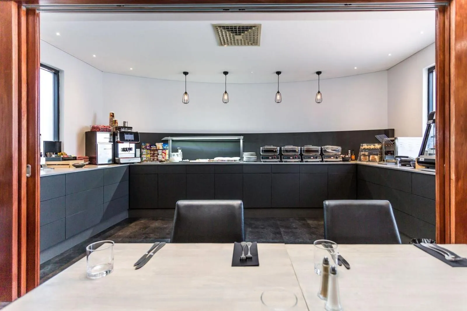 Restaurant/places to eat in Country Comfort Perth