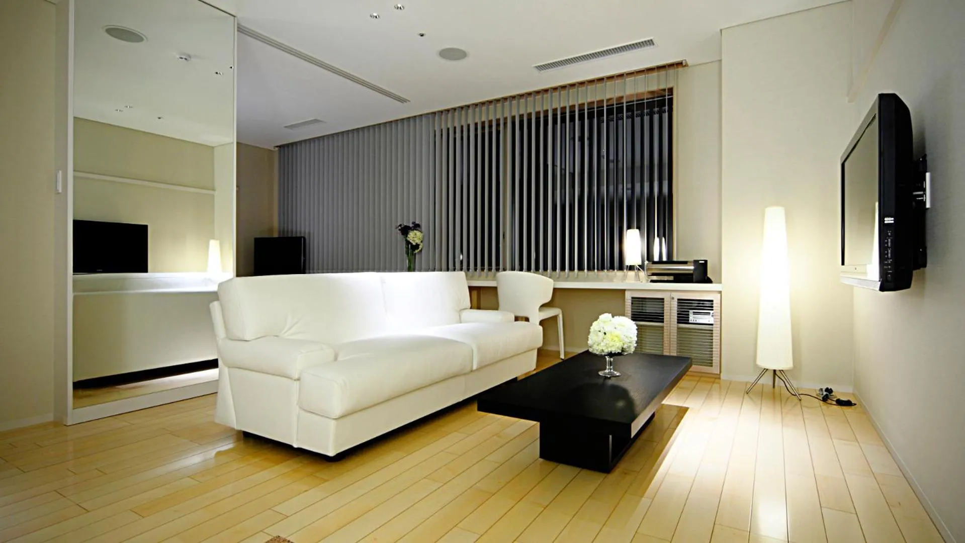 Photo of the whole room, Seating Area in Hotel Nikko Kochi Asahi Royal